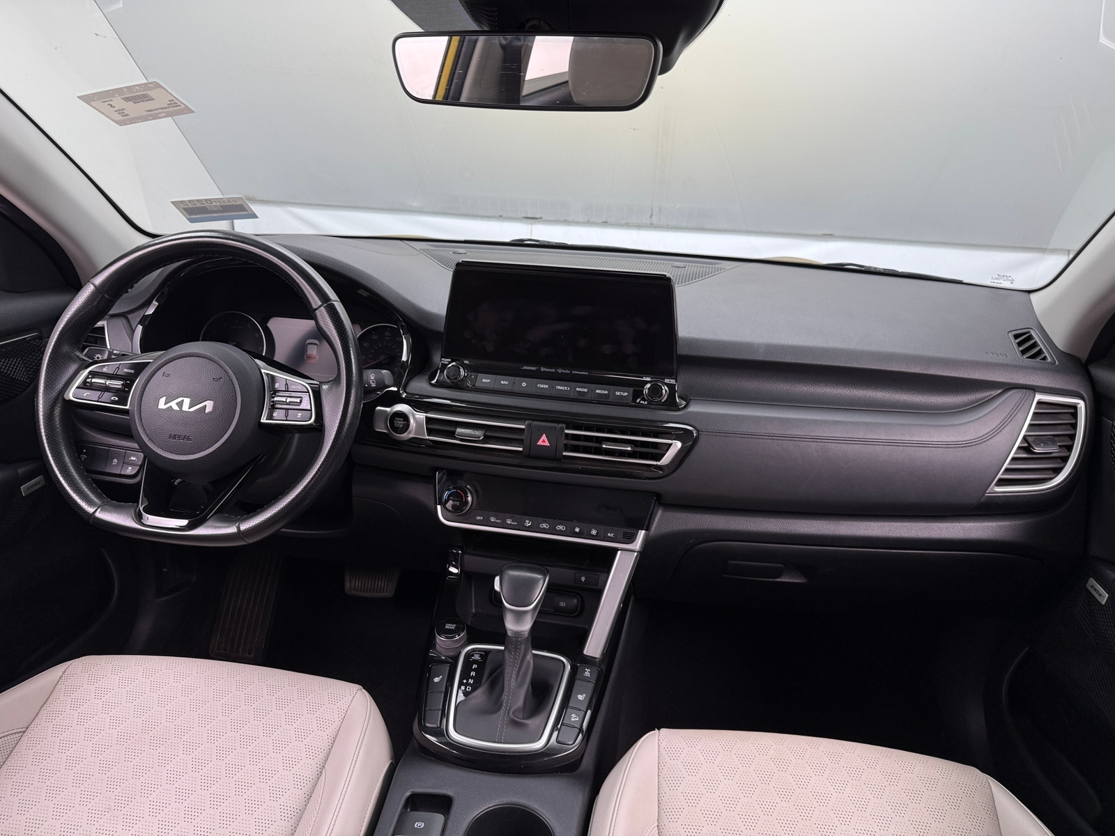 Thumbnail: 2023 Kia Seltos - 3