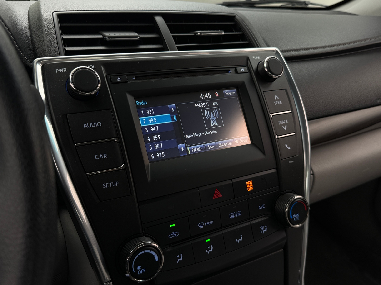 Thumbnail: 2016 Toyota Camry - 4