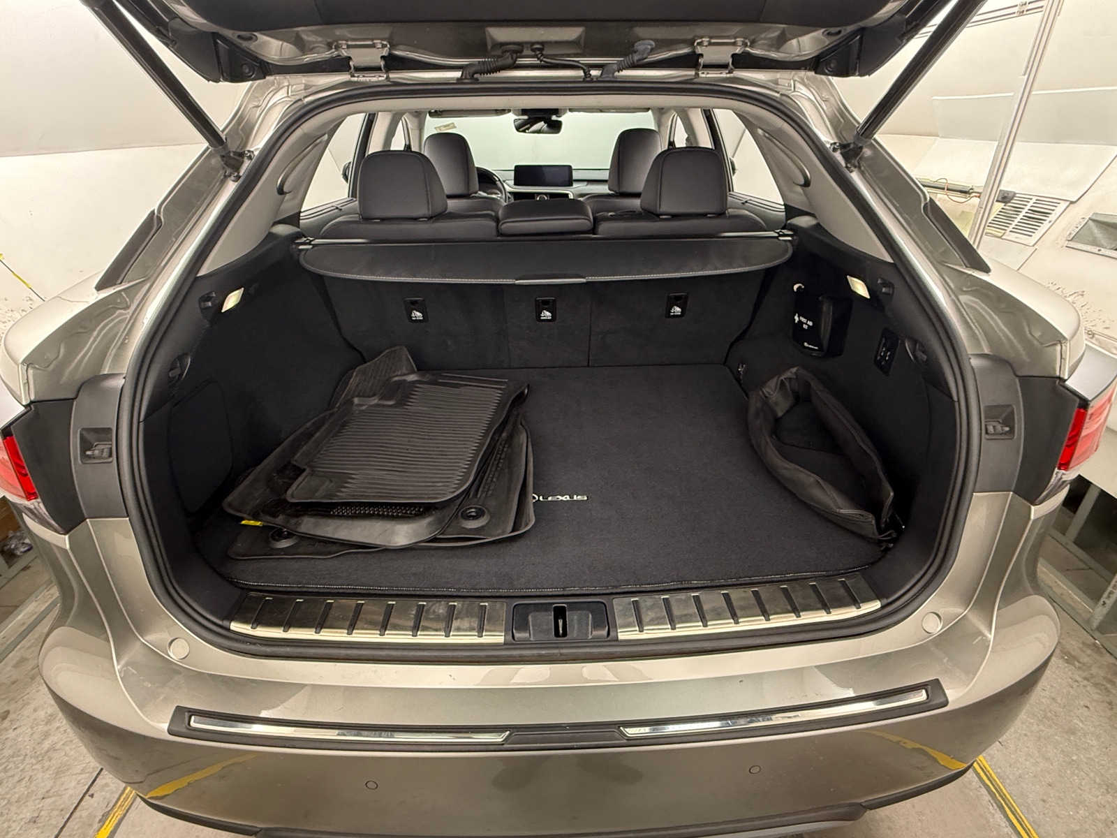 Thumbnail: 2021 Lexus RX - 6