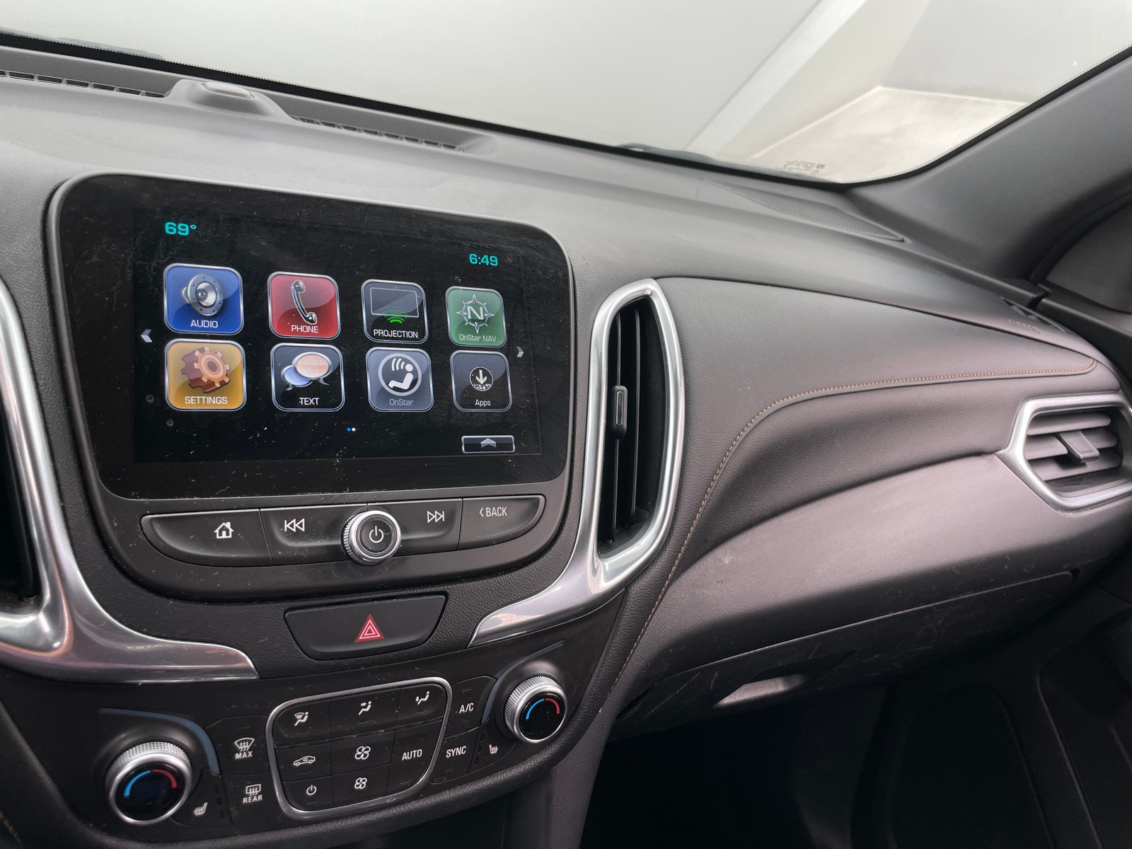 Thumbnail: 2018 Chevrolet Equinox - 4