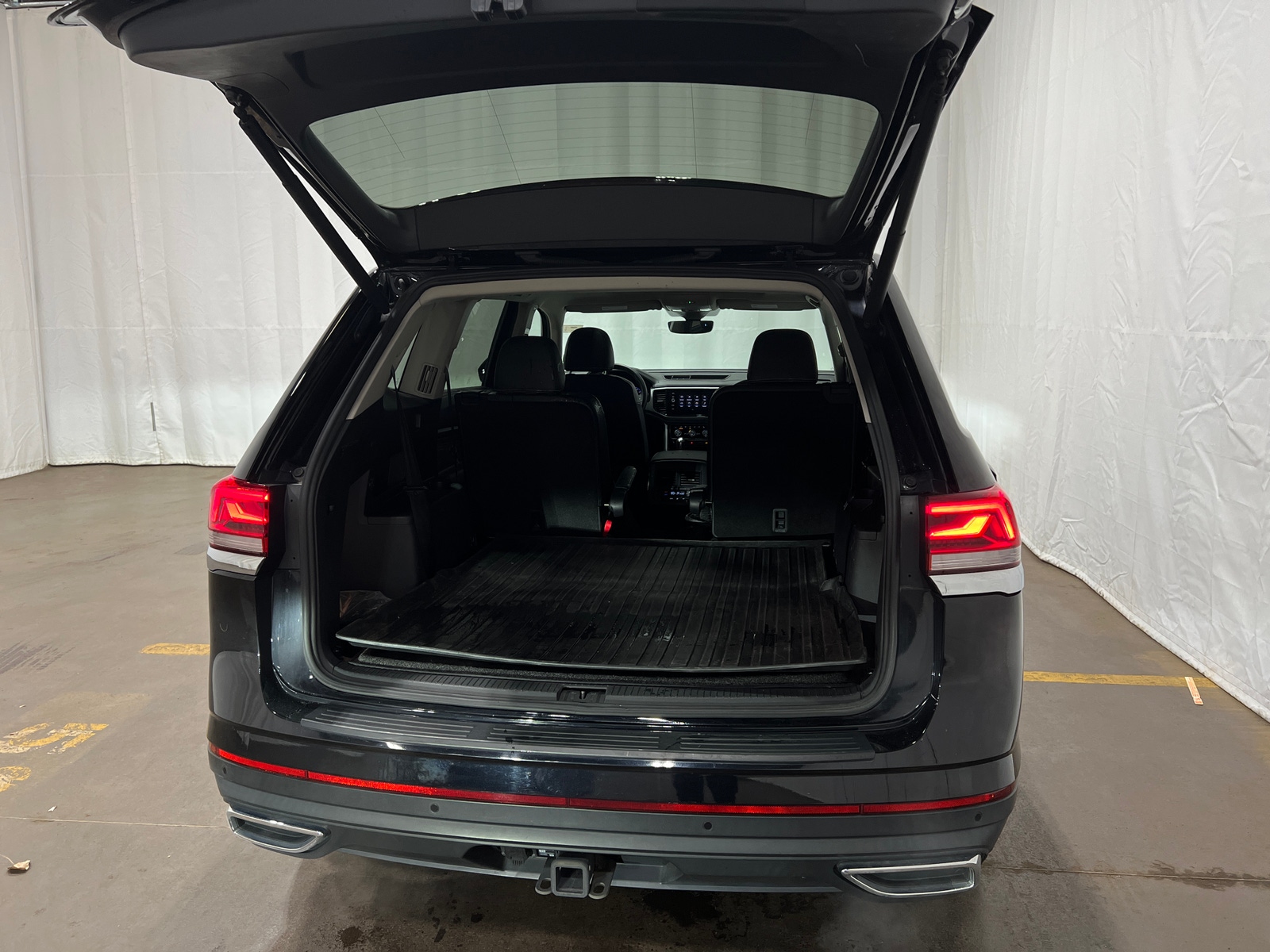 Thumbnail: 2021 Volkswagen Atlas - 6