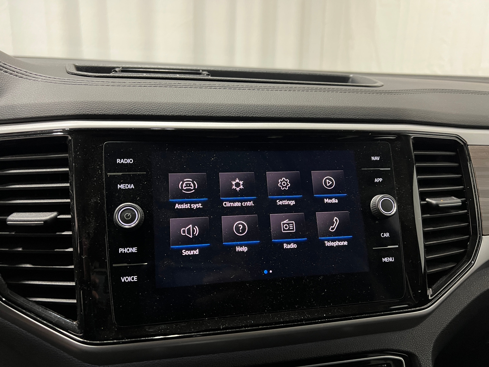 Thumbnail: 2021 Volkswagen Atlas - 3