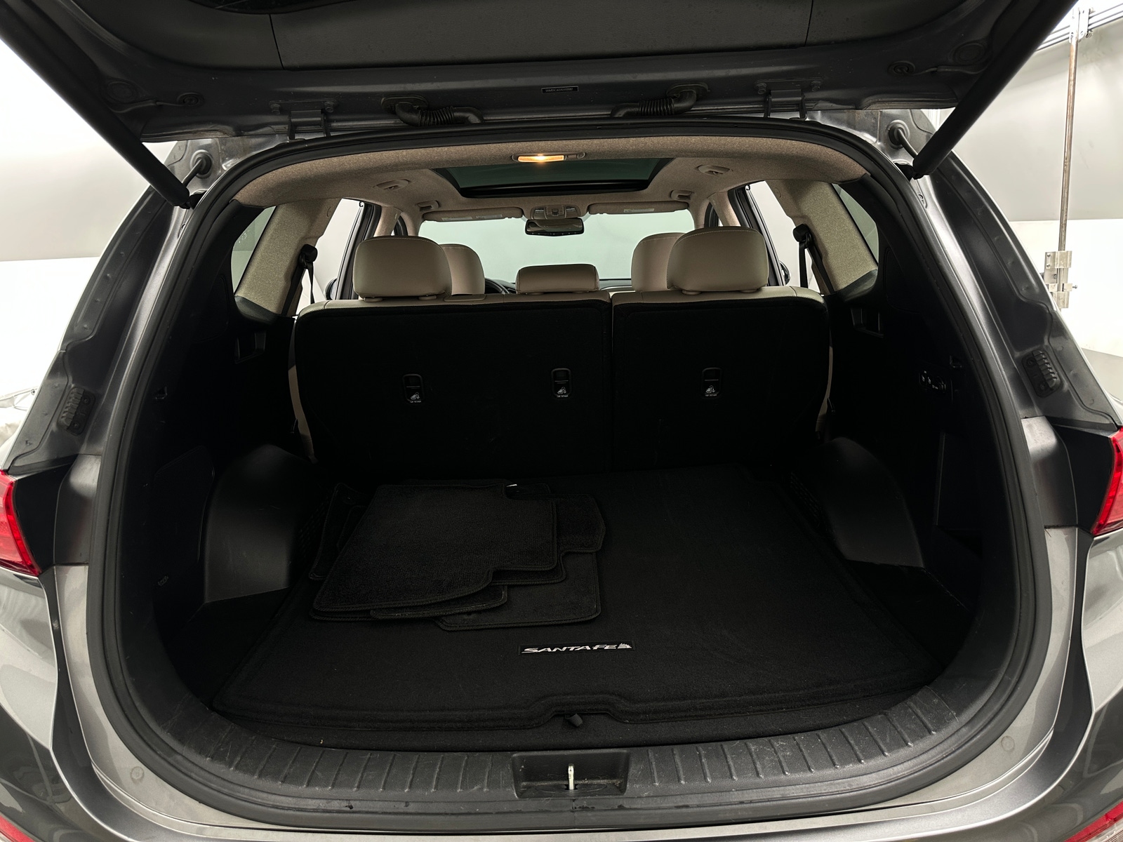 Thumbnail: 2019 Hyundai Santa Fe - 6