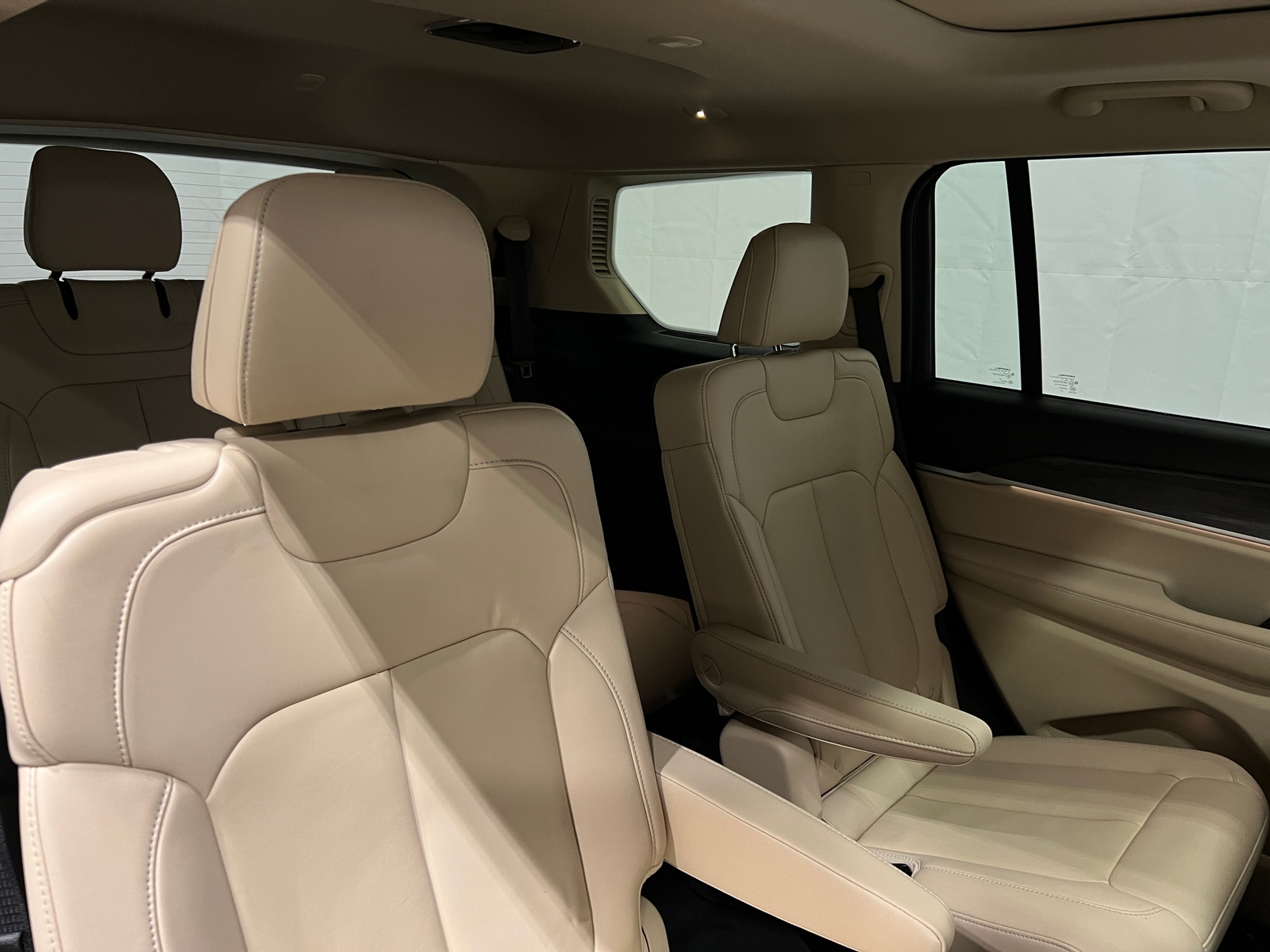 Thumbnail: 2022 Jeep Grand Cherokee L - 5