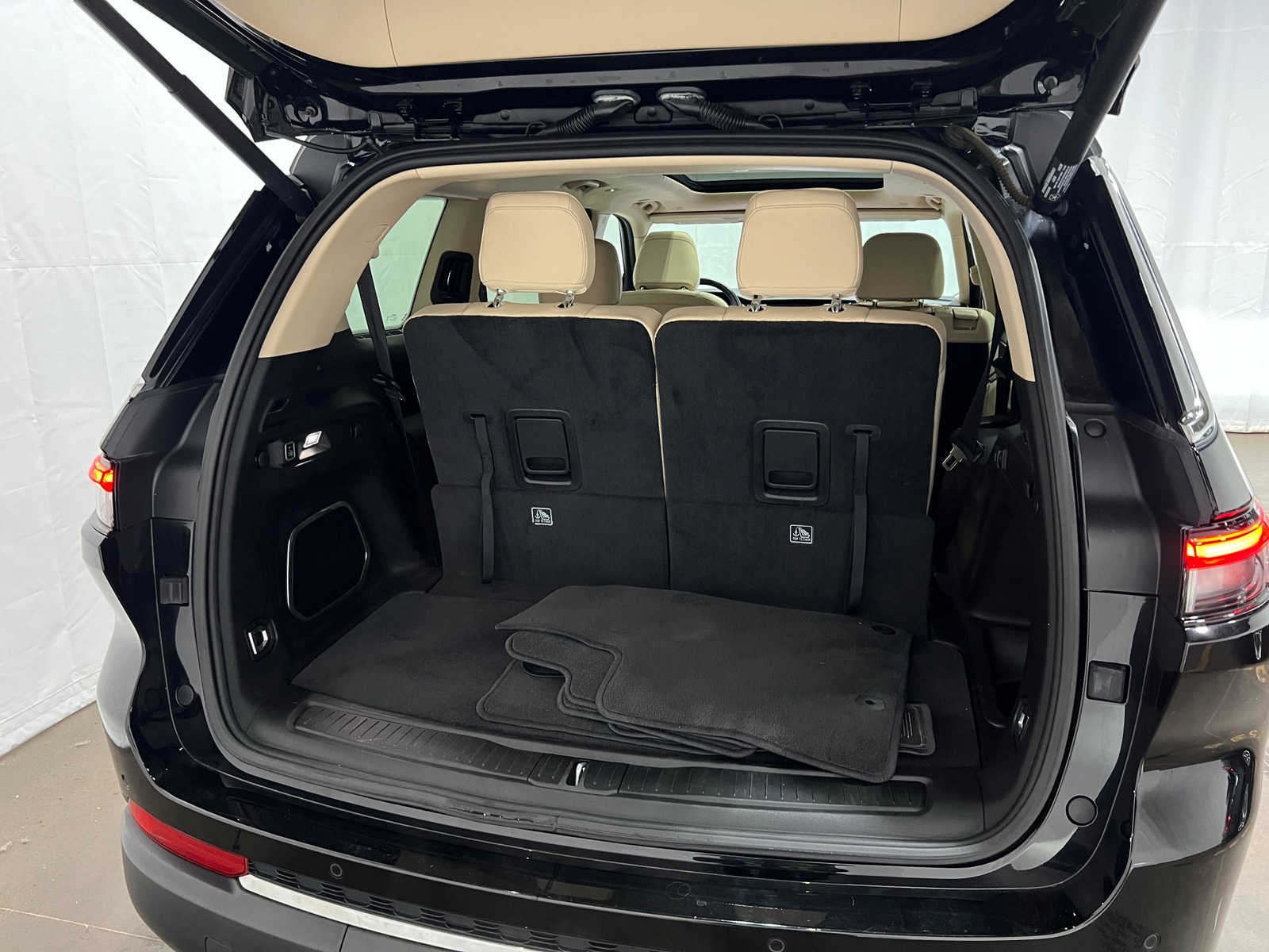 Thumbnail: 2022 Jeep Grand Cherokee L - 6