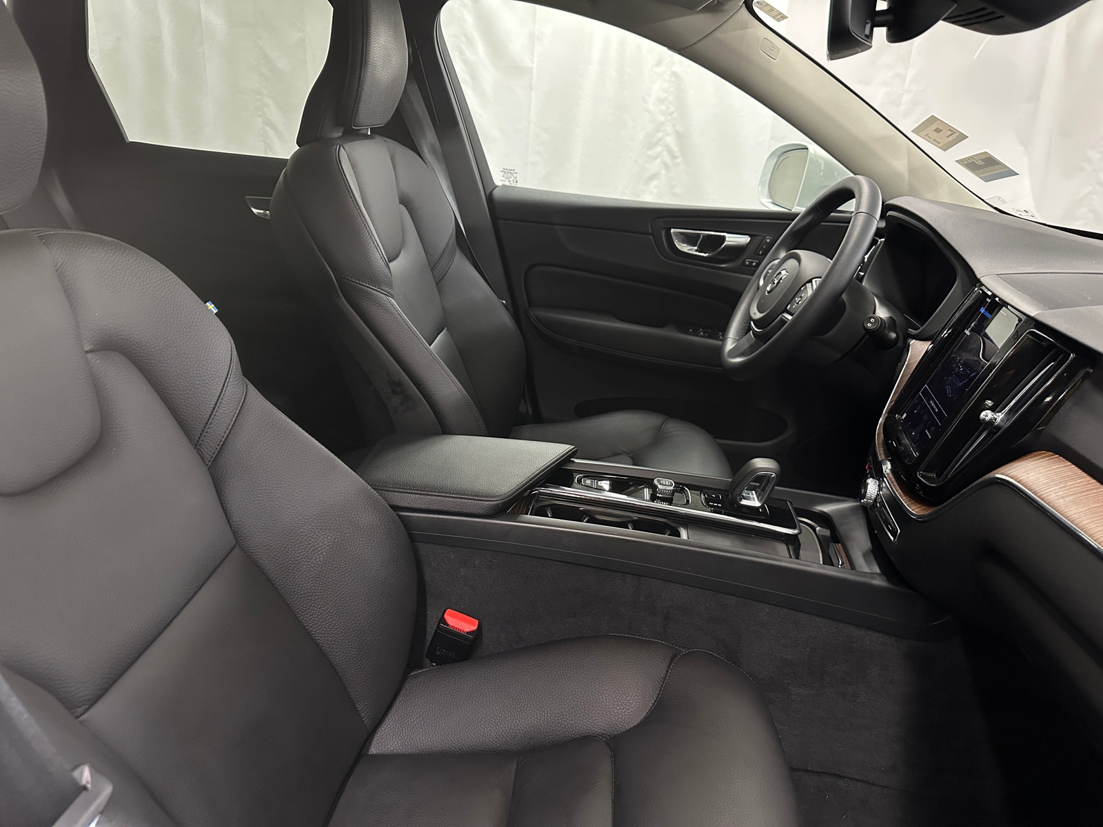 Thumbnail: 2022 Volvo XC60 - 2