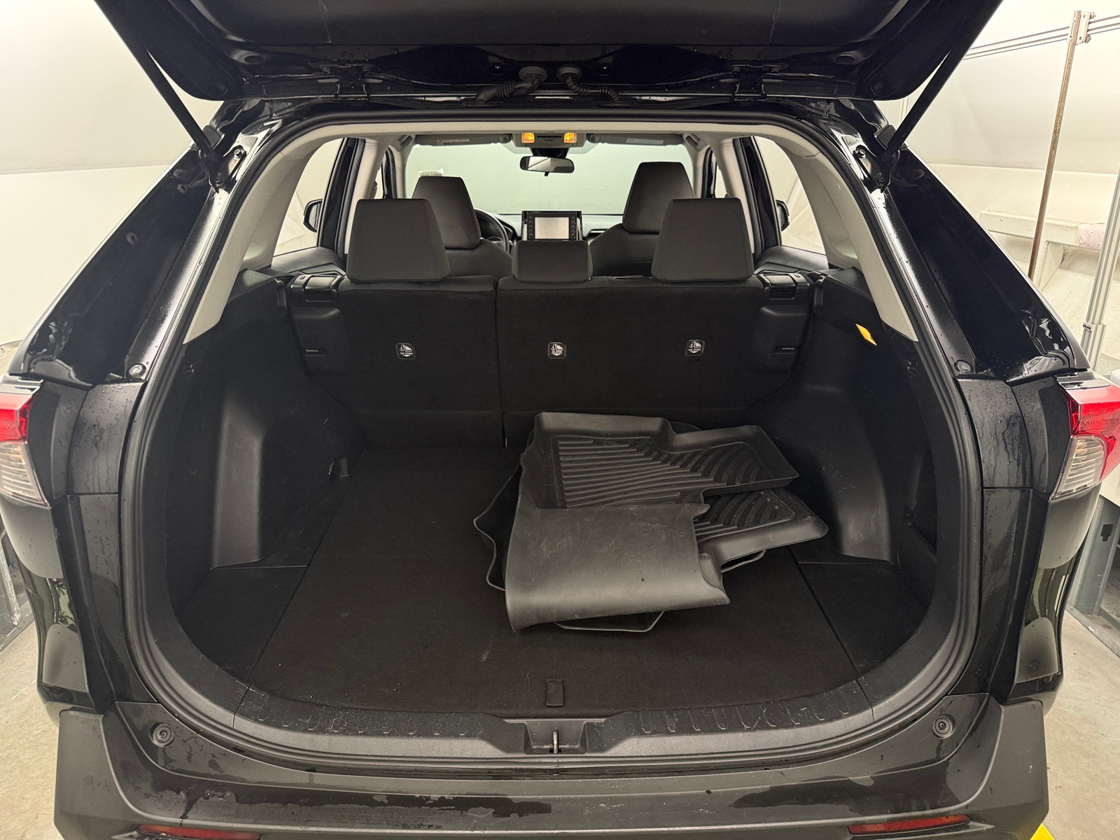 Thumbnail: 2021 Toyota RAV4 - 7