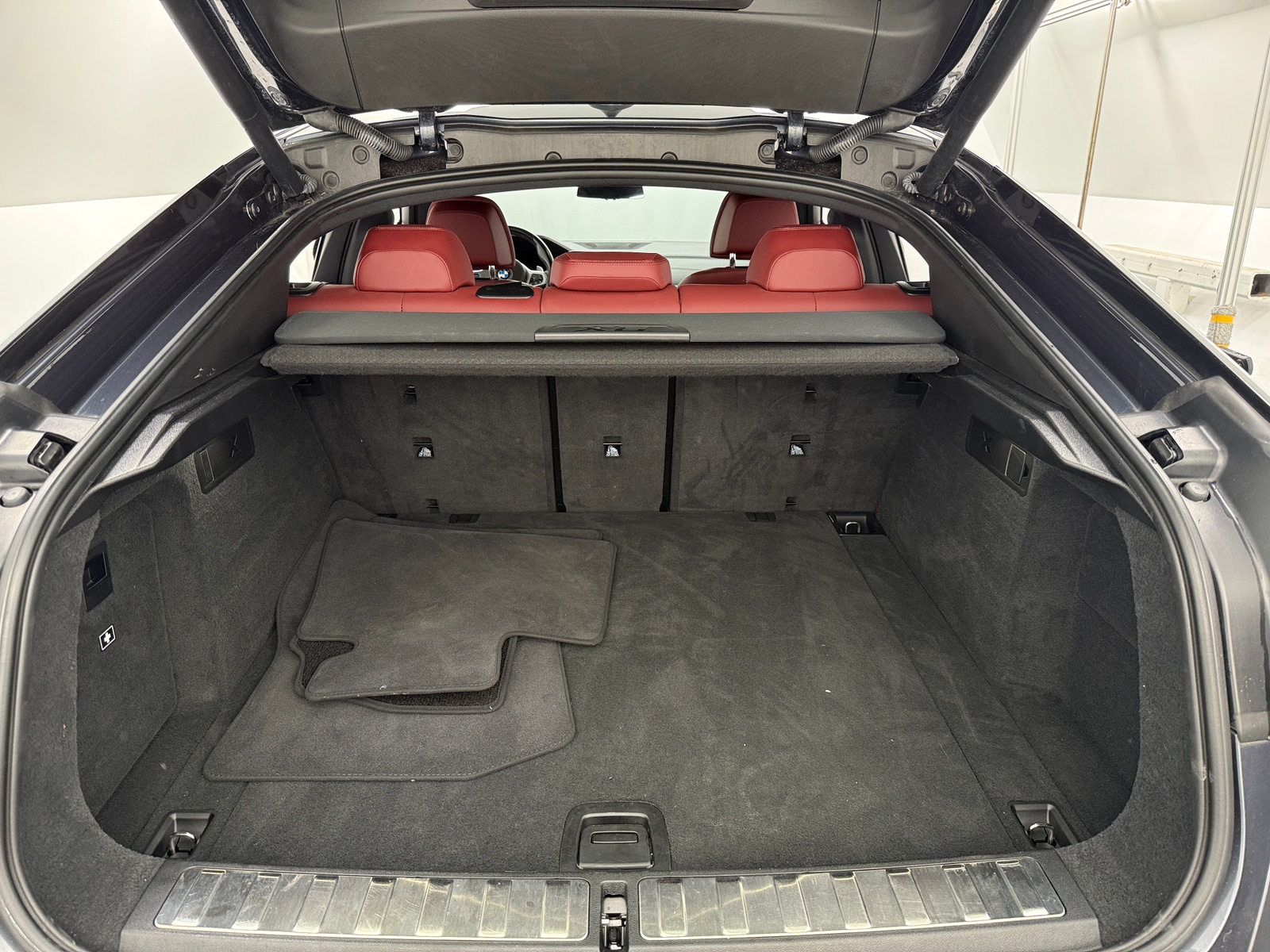 Thumbnail: 2022 BMW X6 - 6