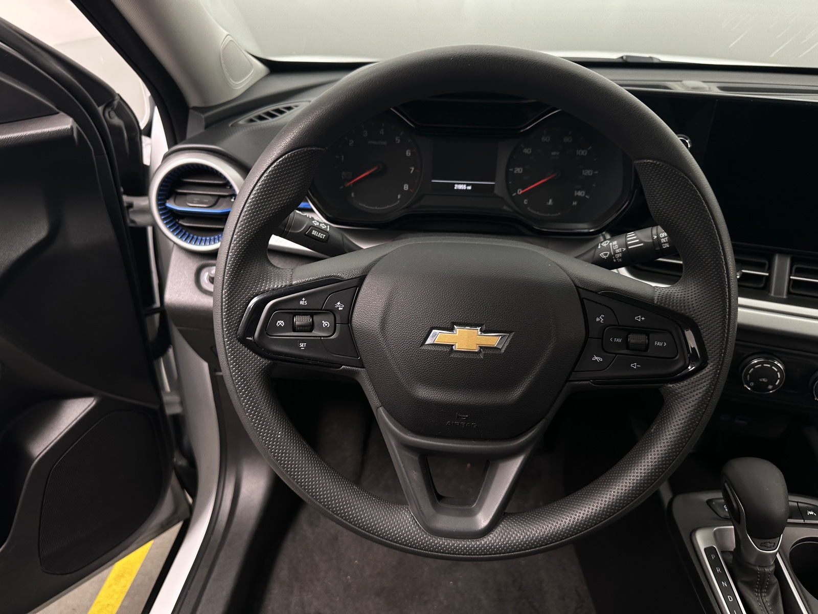 Thumbnail: 2025 Chevrolet Trax - 5