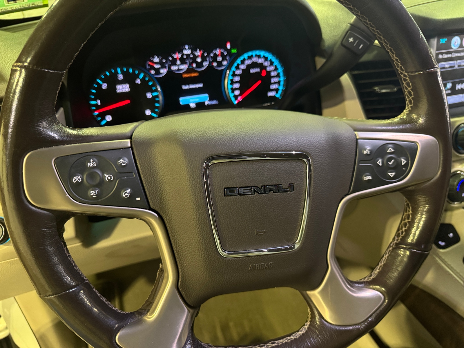 Thumbnail: 2018 GMC Yukon XL - 4