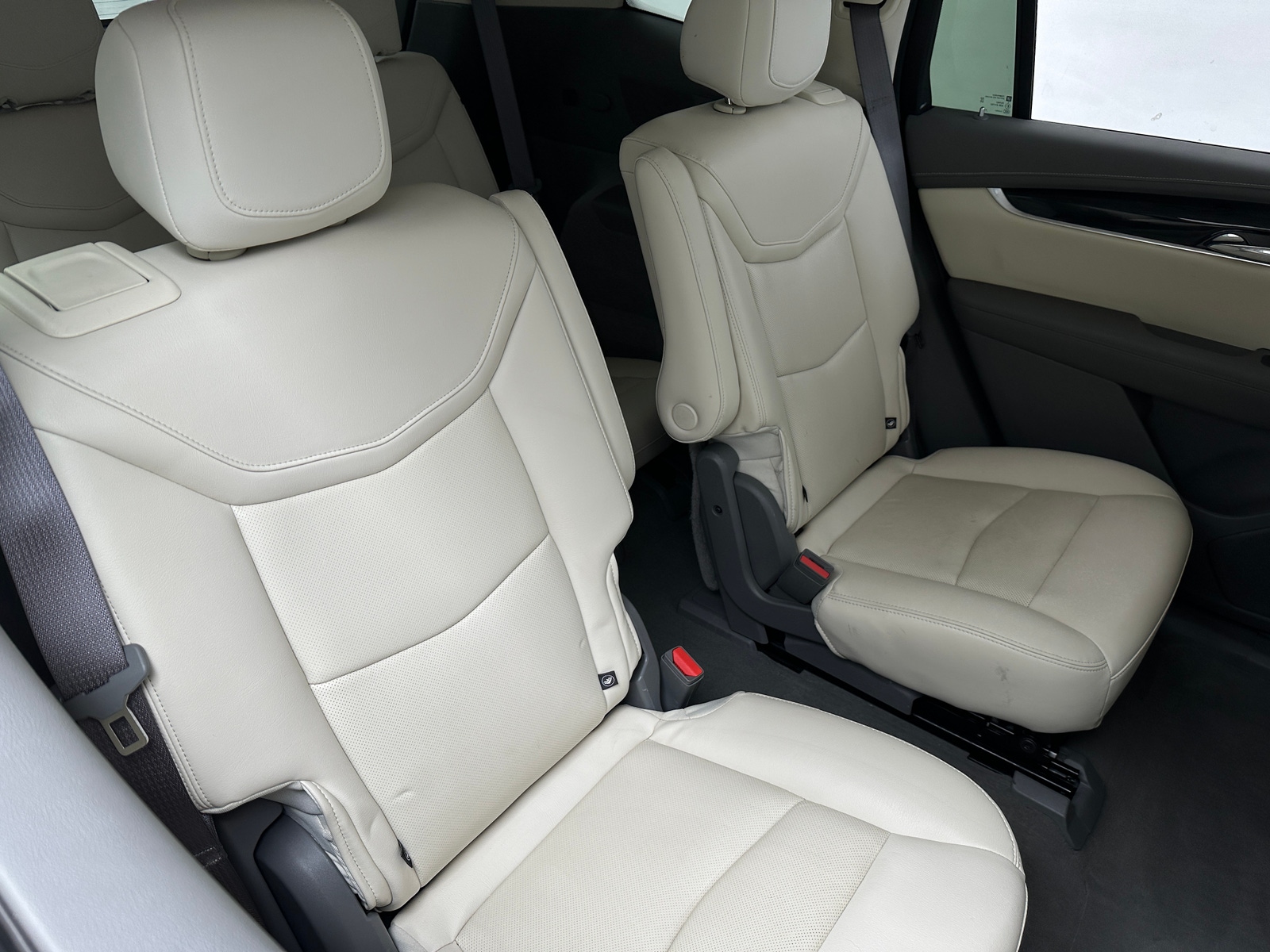 Thumbnail: 2022 Cadillac XT6 - 5