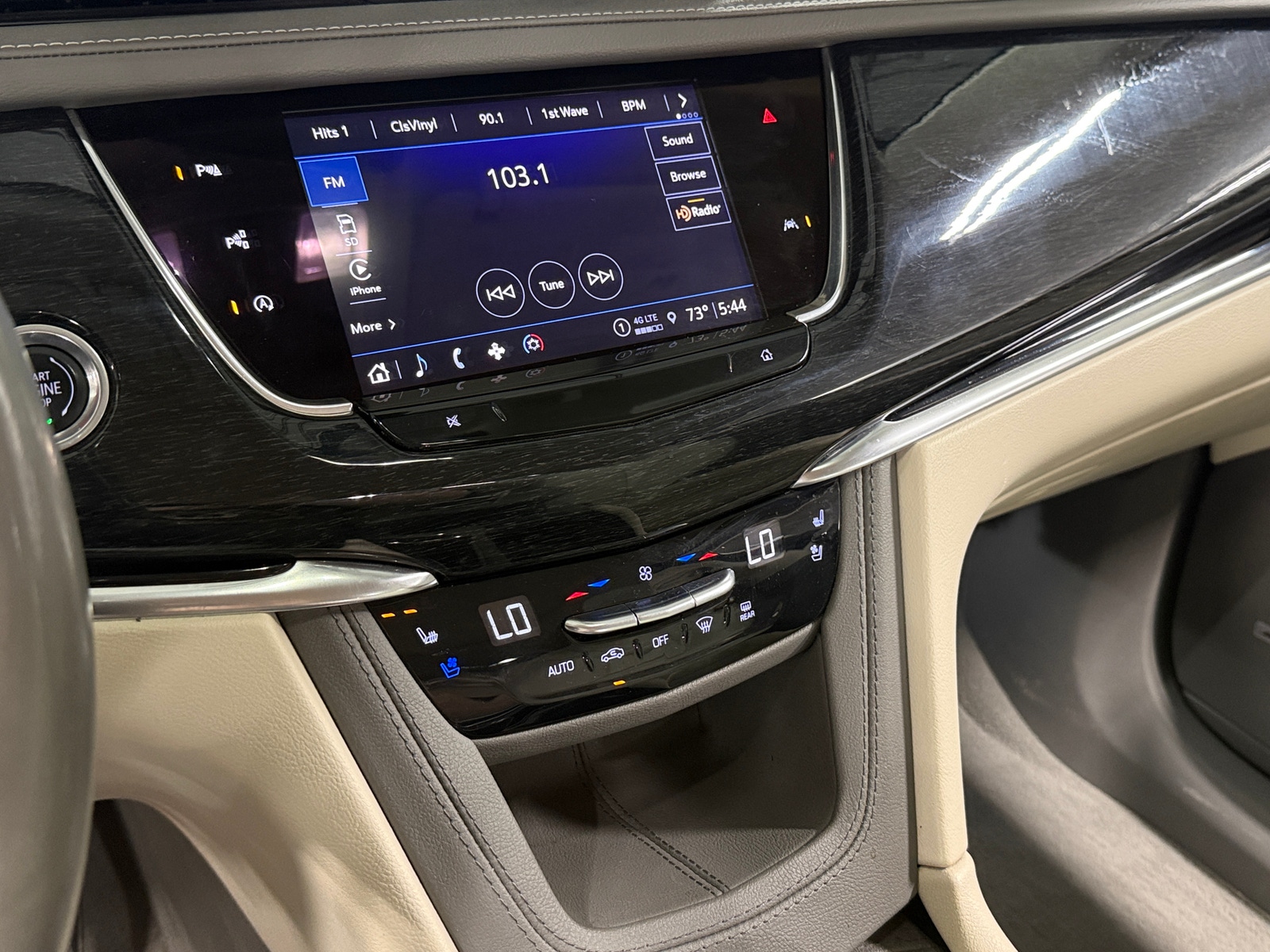 Thumbnail: 2022 Cadillac XT6 - 3