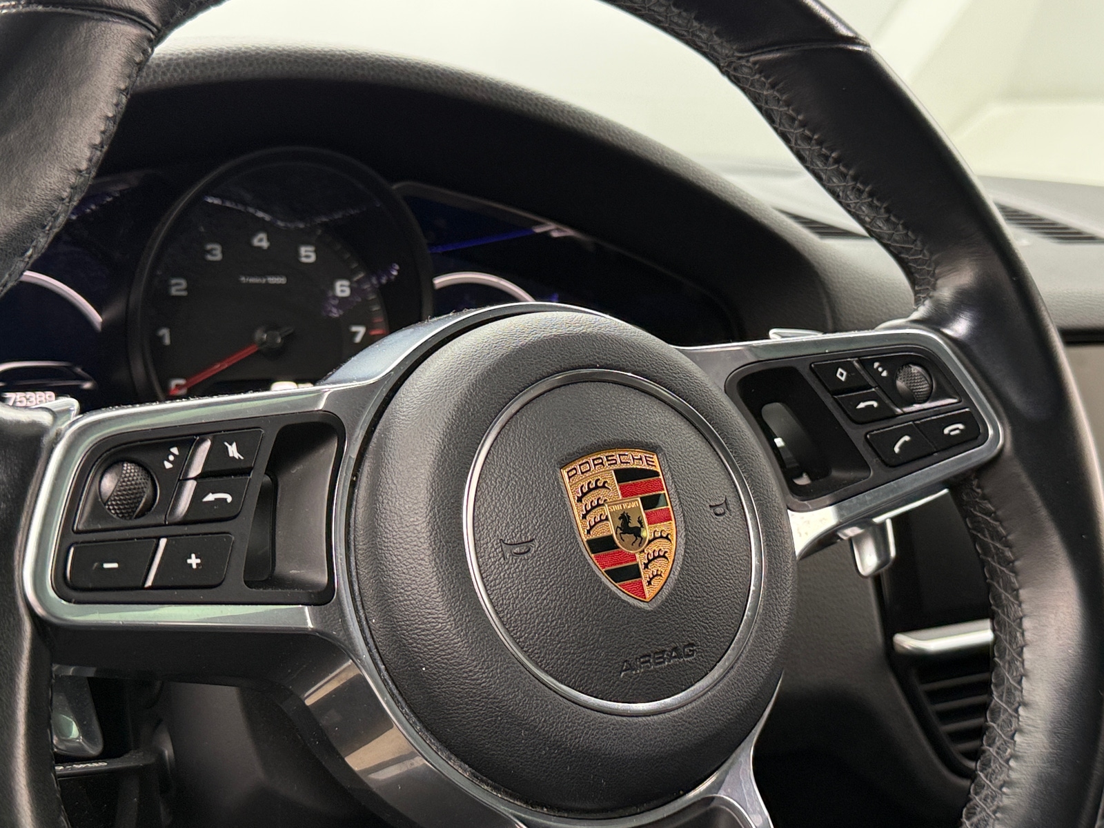 Thumbnail: 2019 Porsche Cayenne - 4