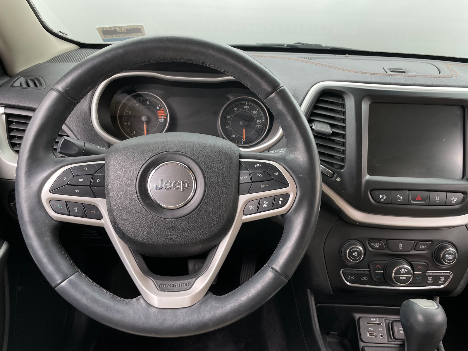 Thumbnail: 2017 Jeep Cherokee - 4