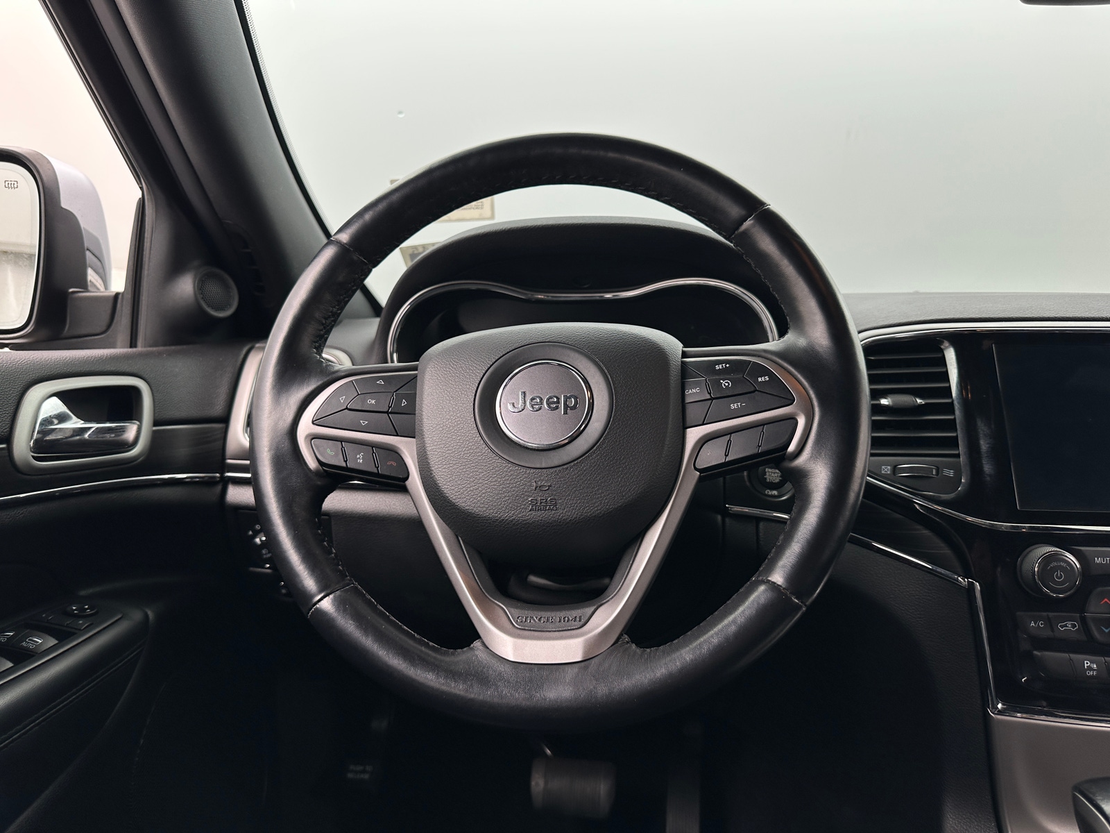 Thumbnail: 2021 Jeep Grand Cherokee - 4