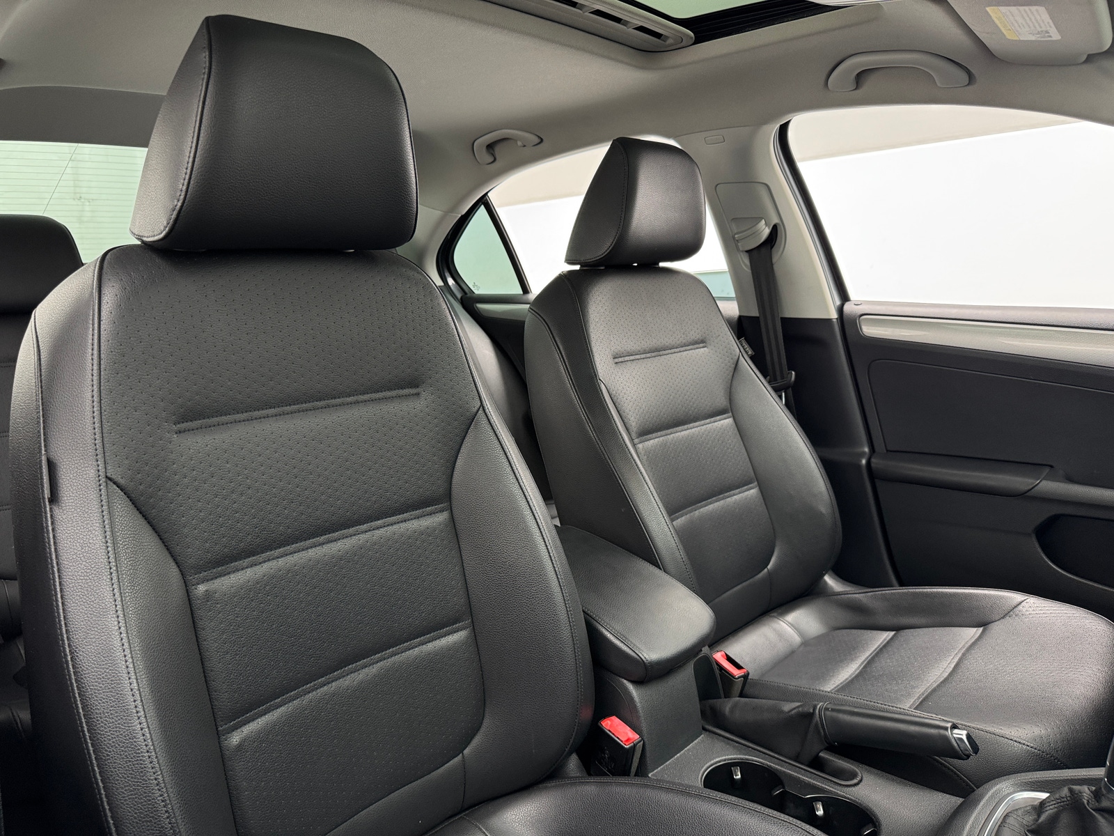 Thumbnail: 2016 Volkswagen Jetta - 2