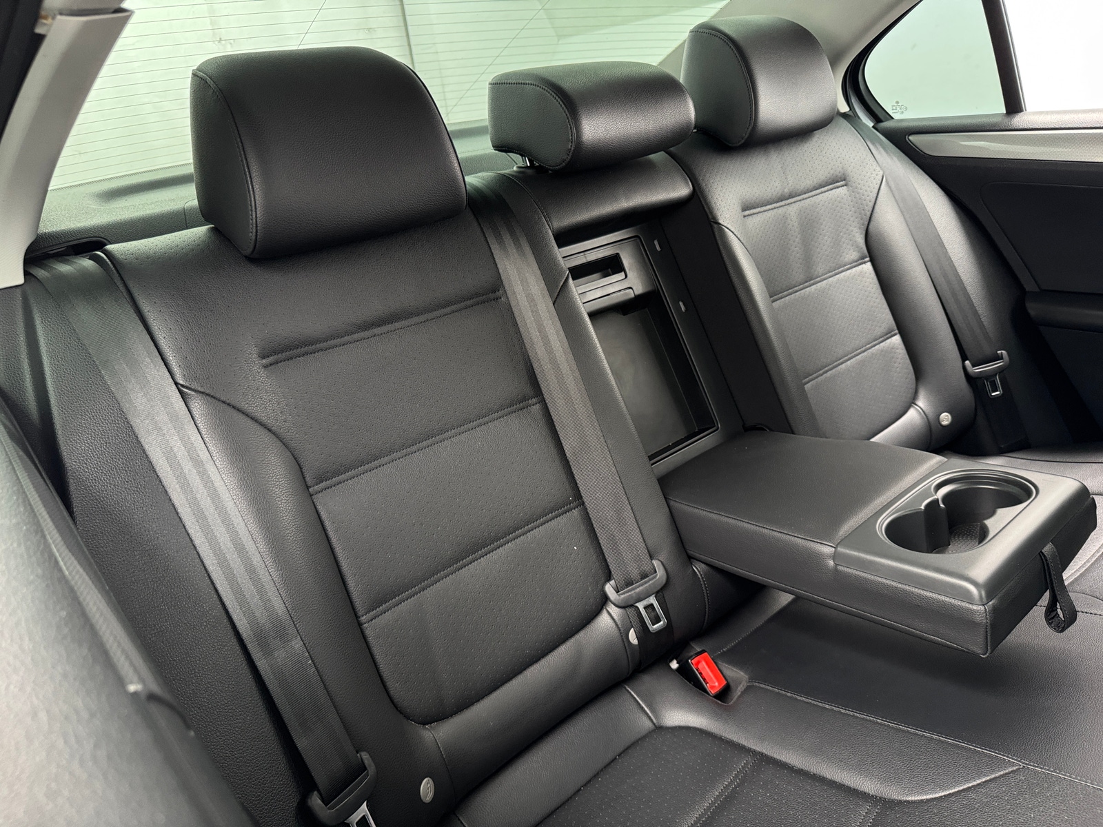 Thumbnail: 2016 Volkswagen Jetta - 6