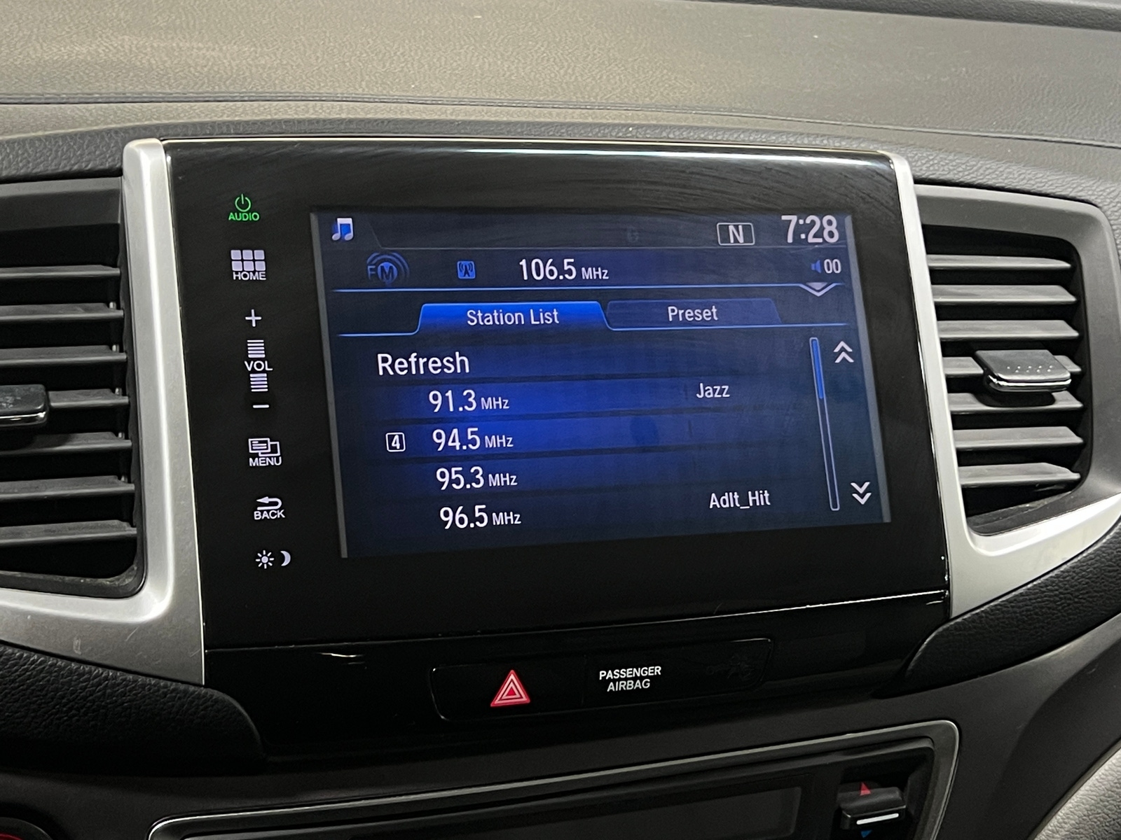 Thumbnail: 2016 Honda Pilot - 3