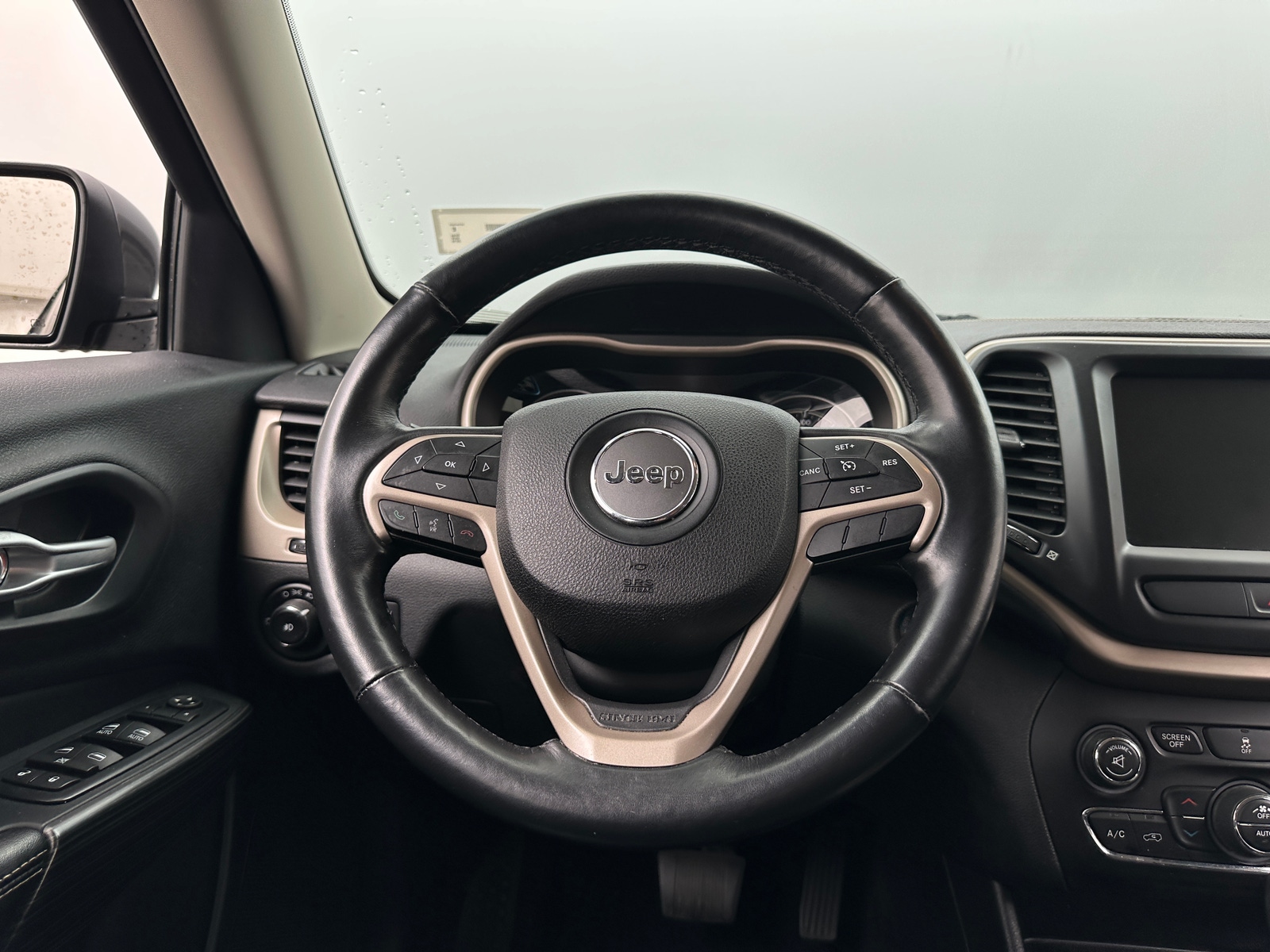 Thumbnail: 2016 Jeep Cherokee - 4