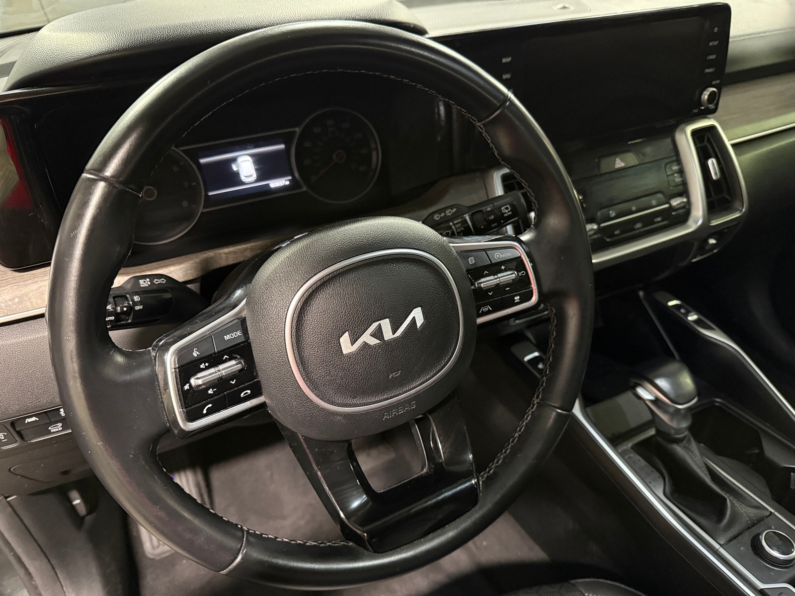 Thumbnail: 2022 Kia Sorento - 4