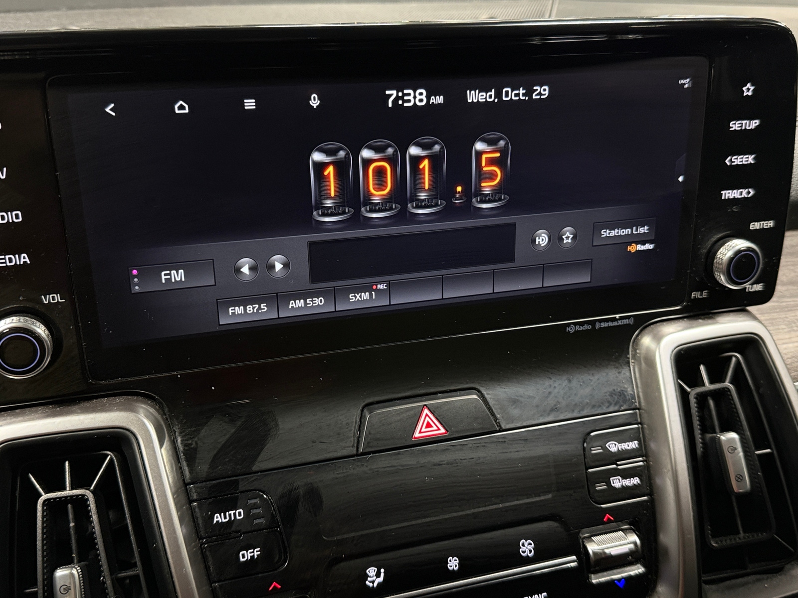 Thumbnail: 2022 Kia Sorento - 3