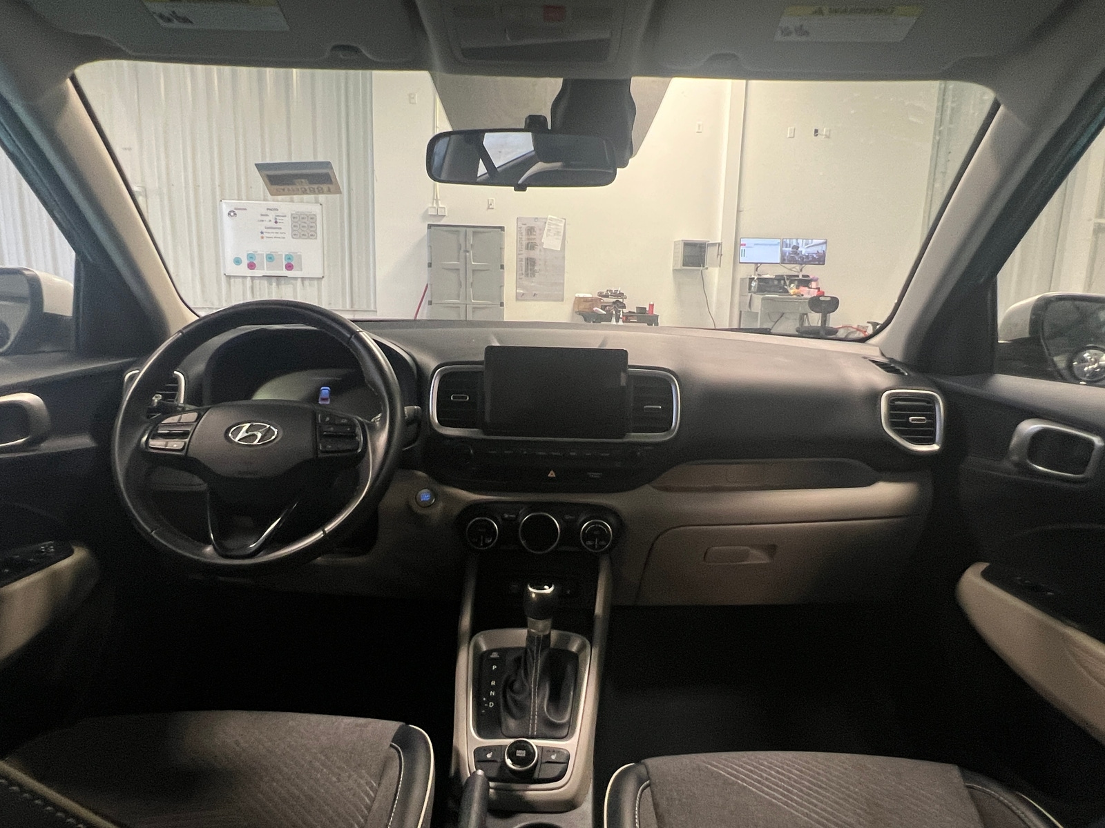 Thumbnail: 2023 Hyundai Venue - 3