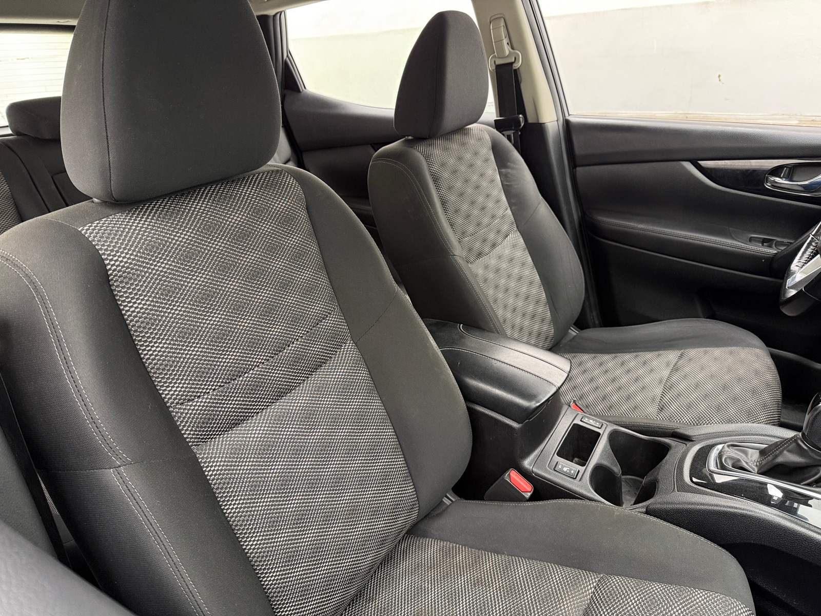 Thumbnail: 2022 Nissan Rogue Sport - 2