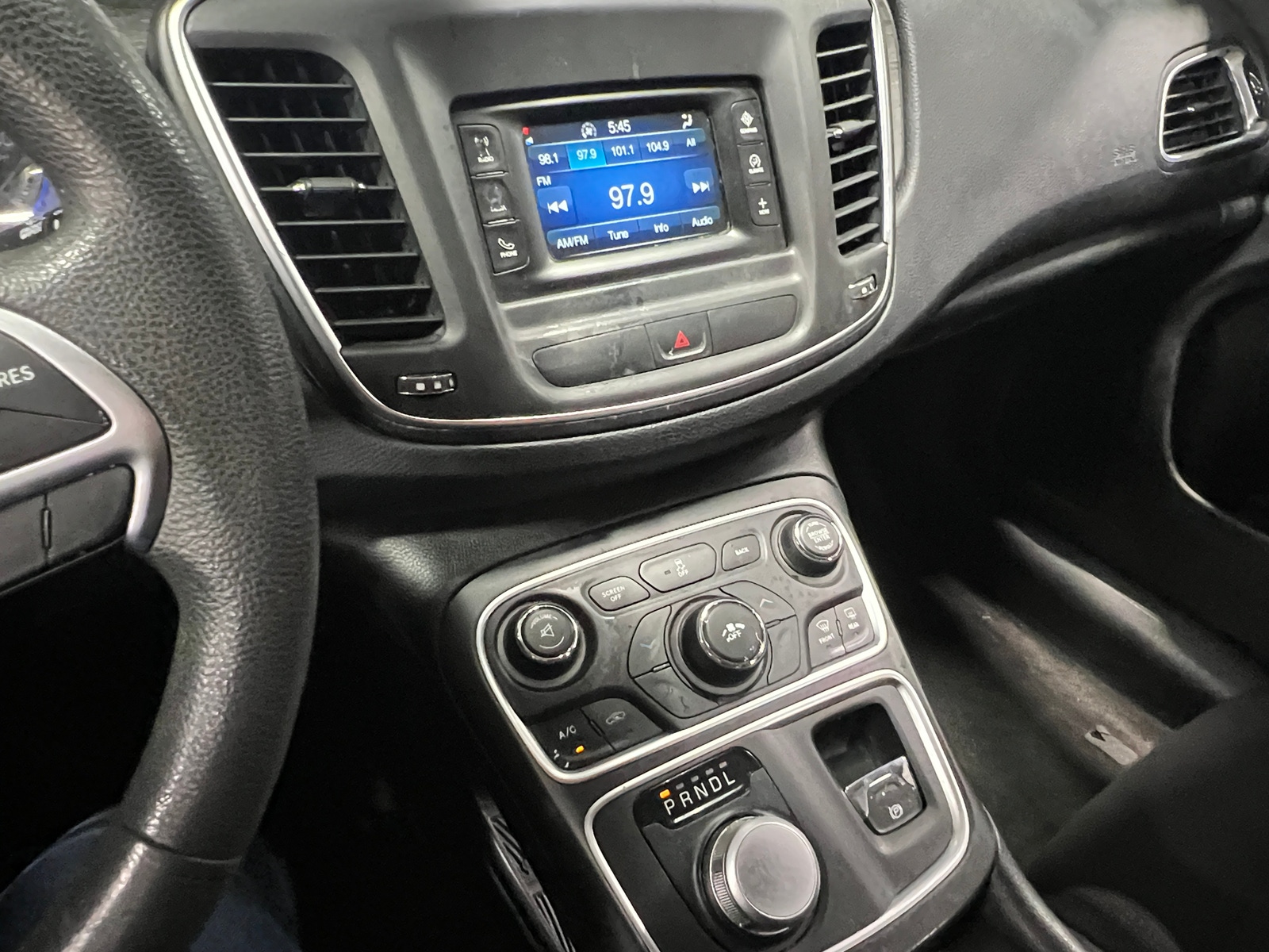 Thumbnail: 2015 Chrysler 200 - 4