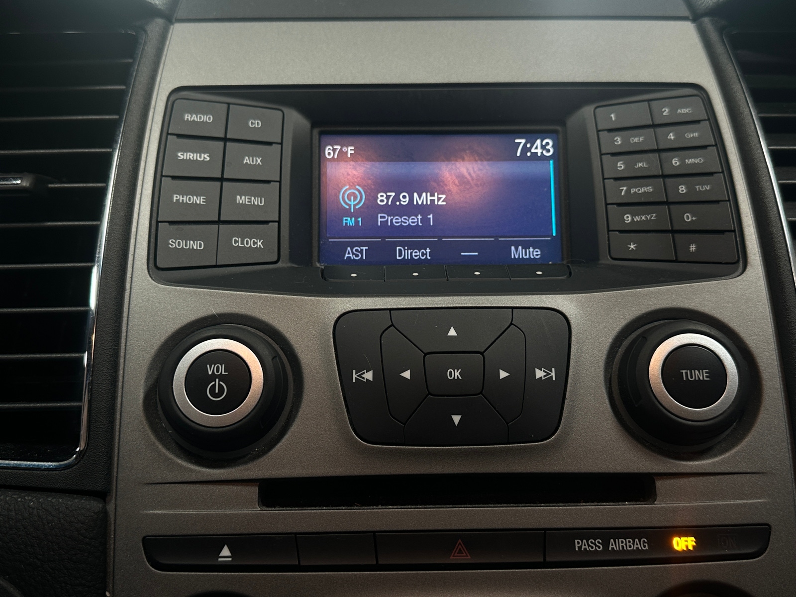 Thumbnail: 2017 Ford Taurus - 4