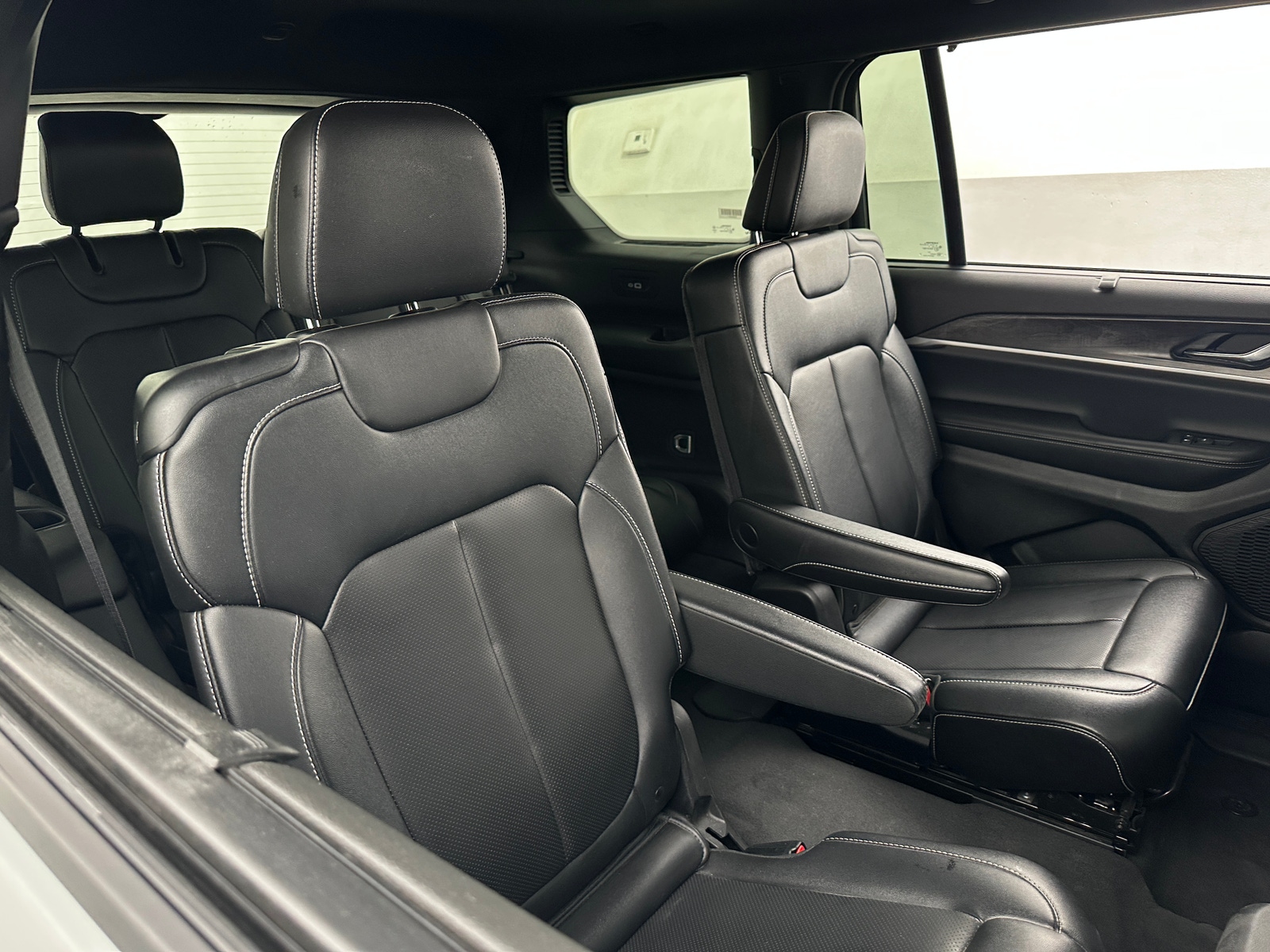 Thumbnail: 2024 Jeep Grand Cherokee L - 5