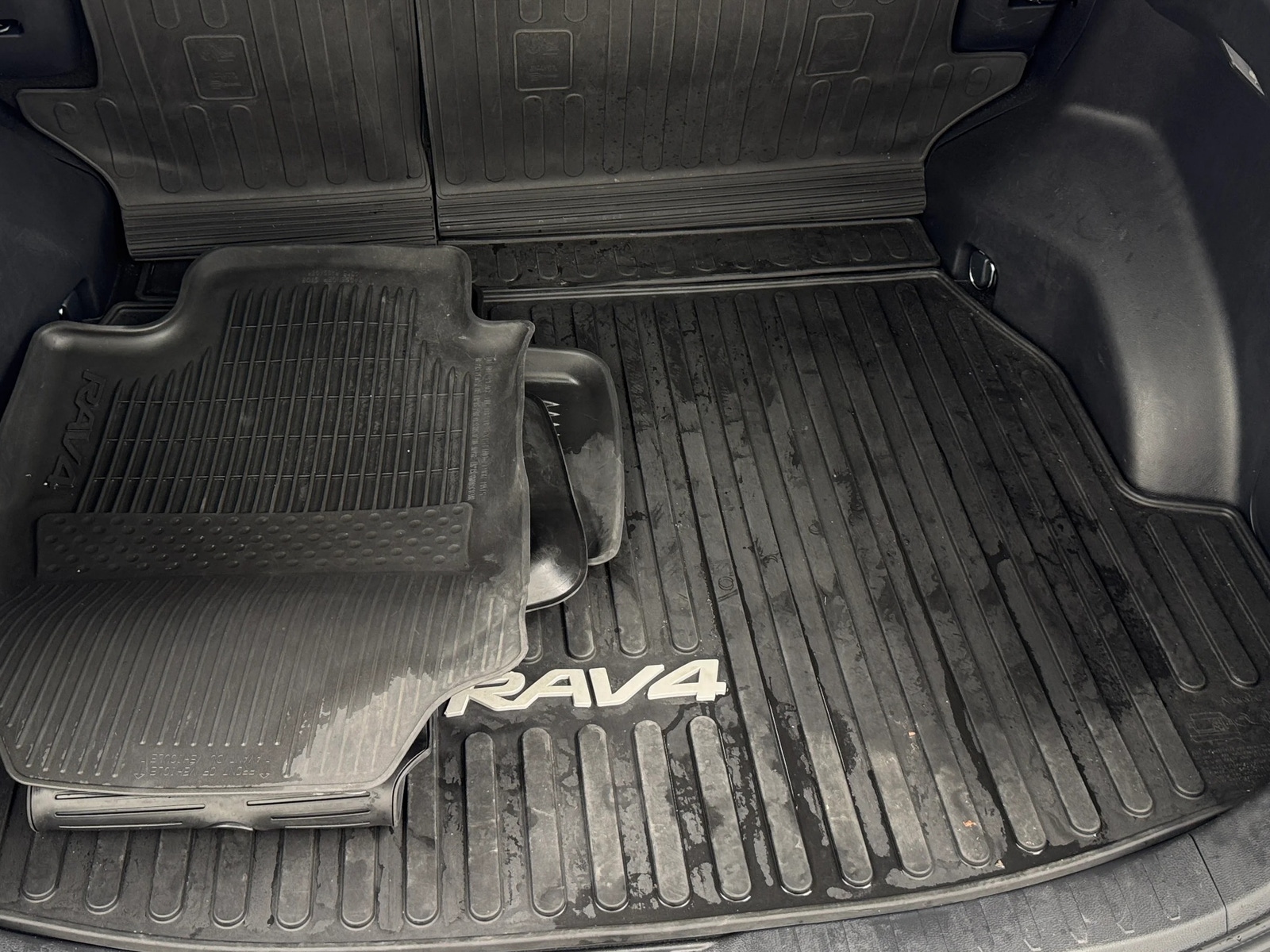 Thumbnail: 2021 Toyota RAV4 - 7