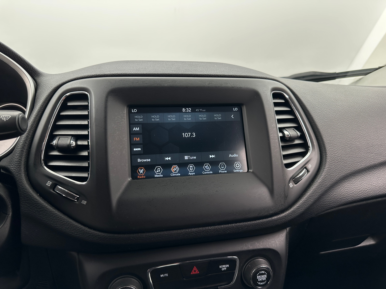 Thumbnail: 2019 Jeep Compass - 4