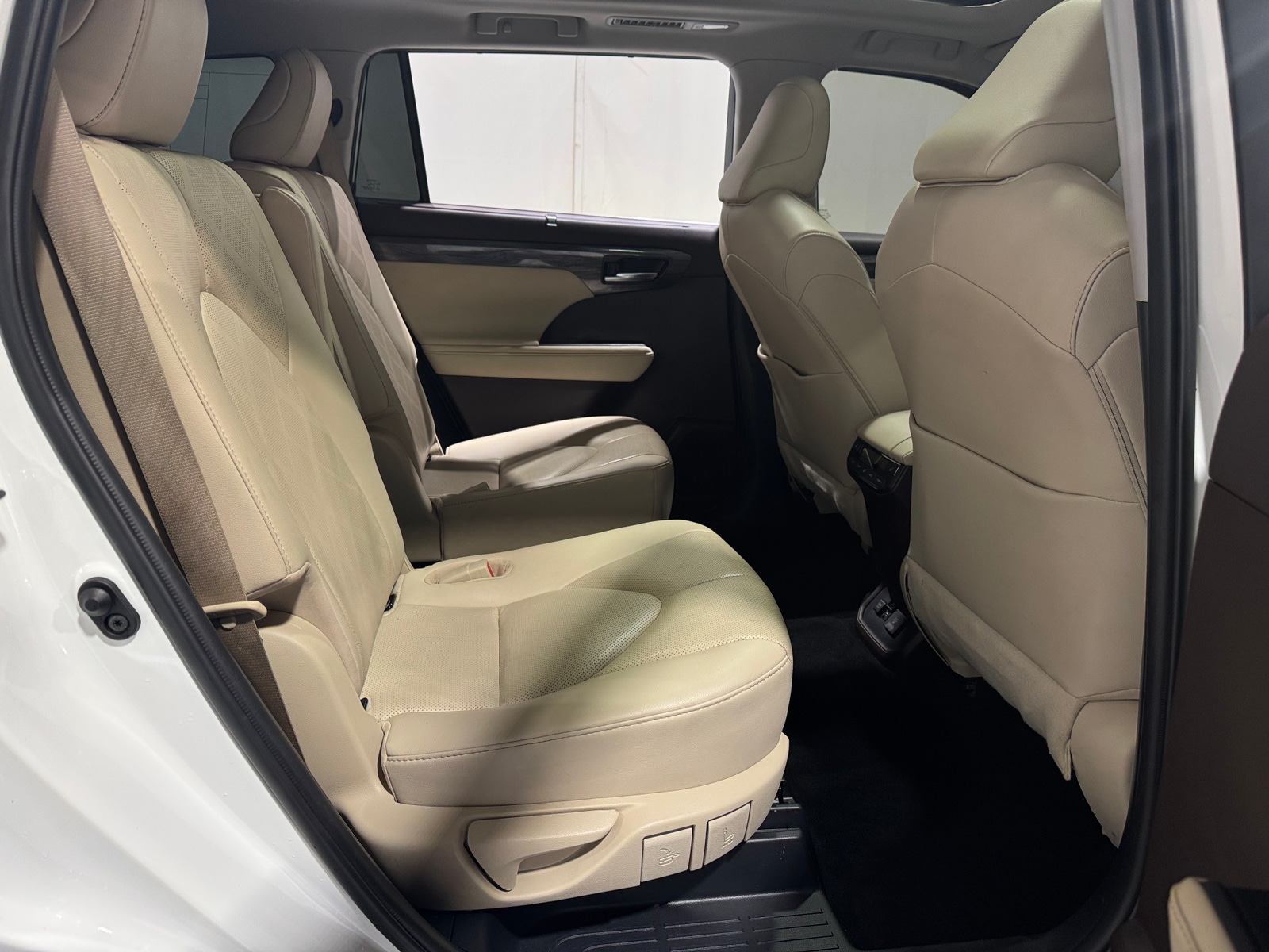 Thumbnail: 2020 Toyota Highlander - 5