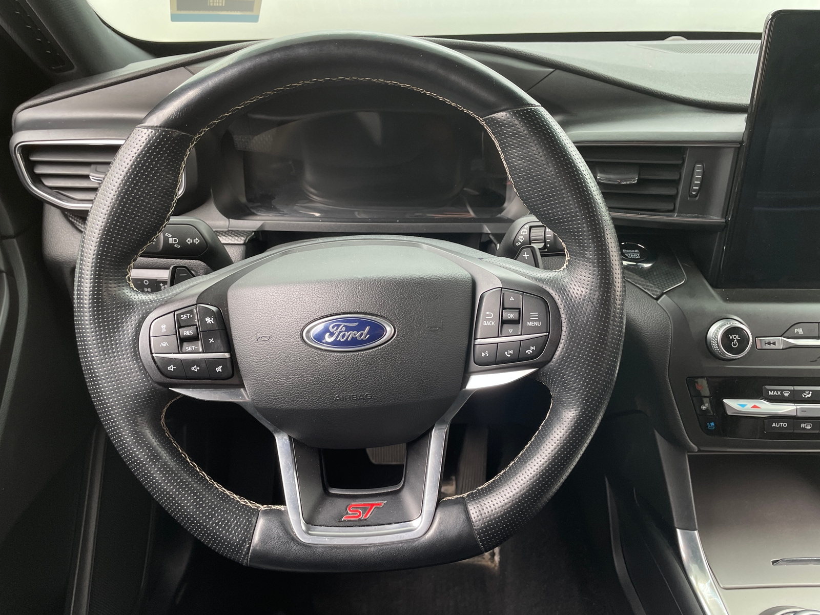 Thumbnail: 2020 Ford Explorer - 4