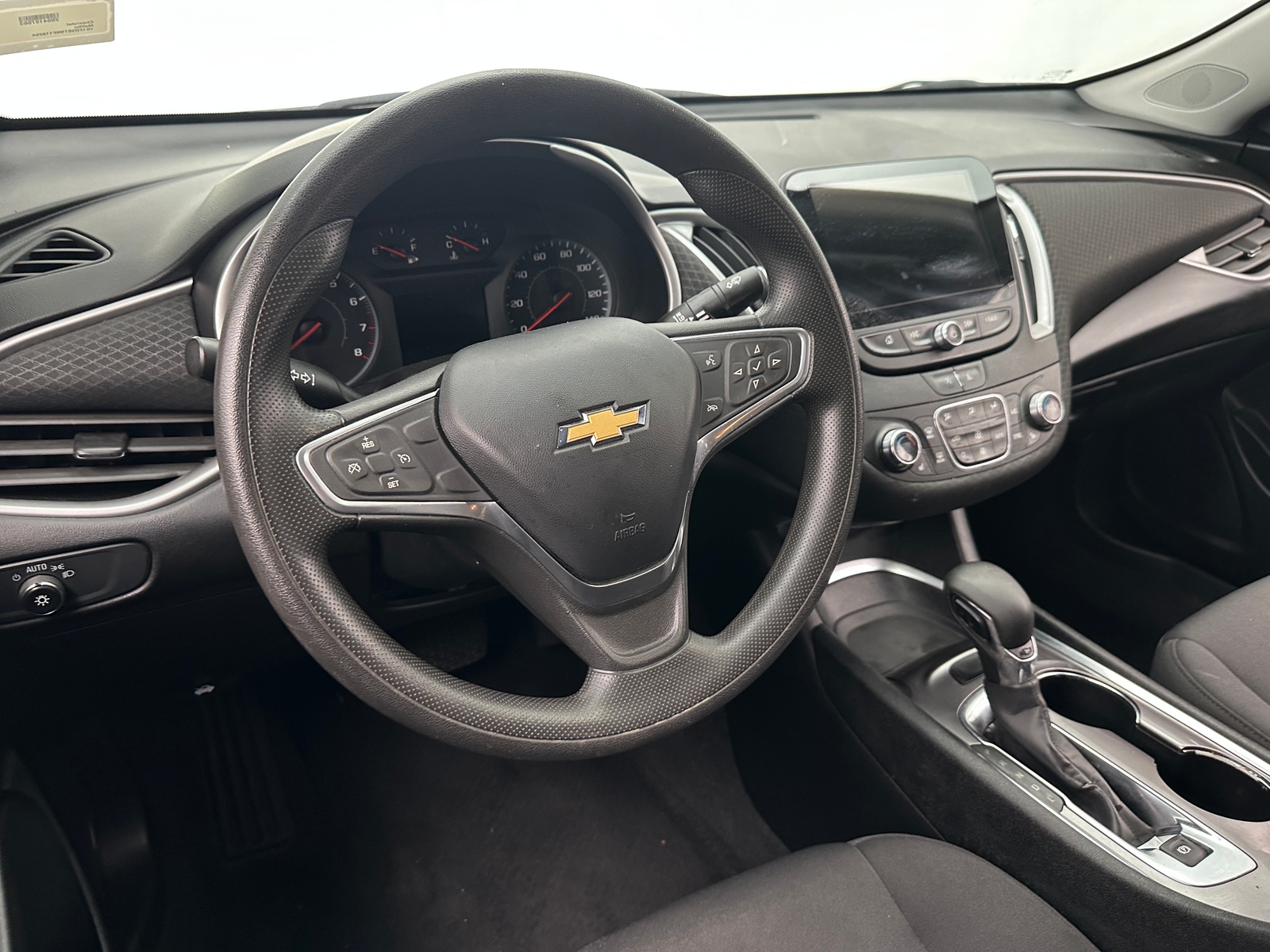 Thumbnail: 2022 Chevrolet Malibu - 5