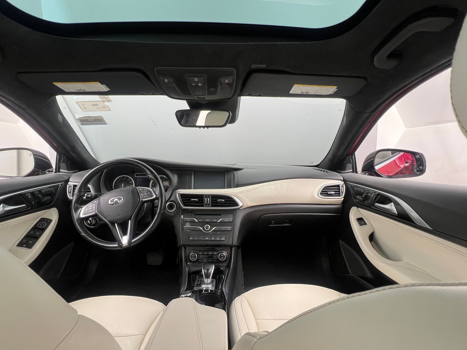 Thumbnail: 2018 INFINITI QX30 - 2