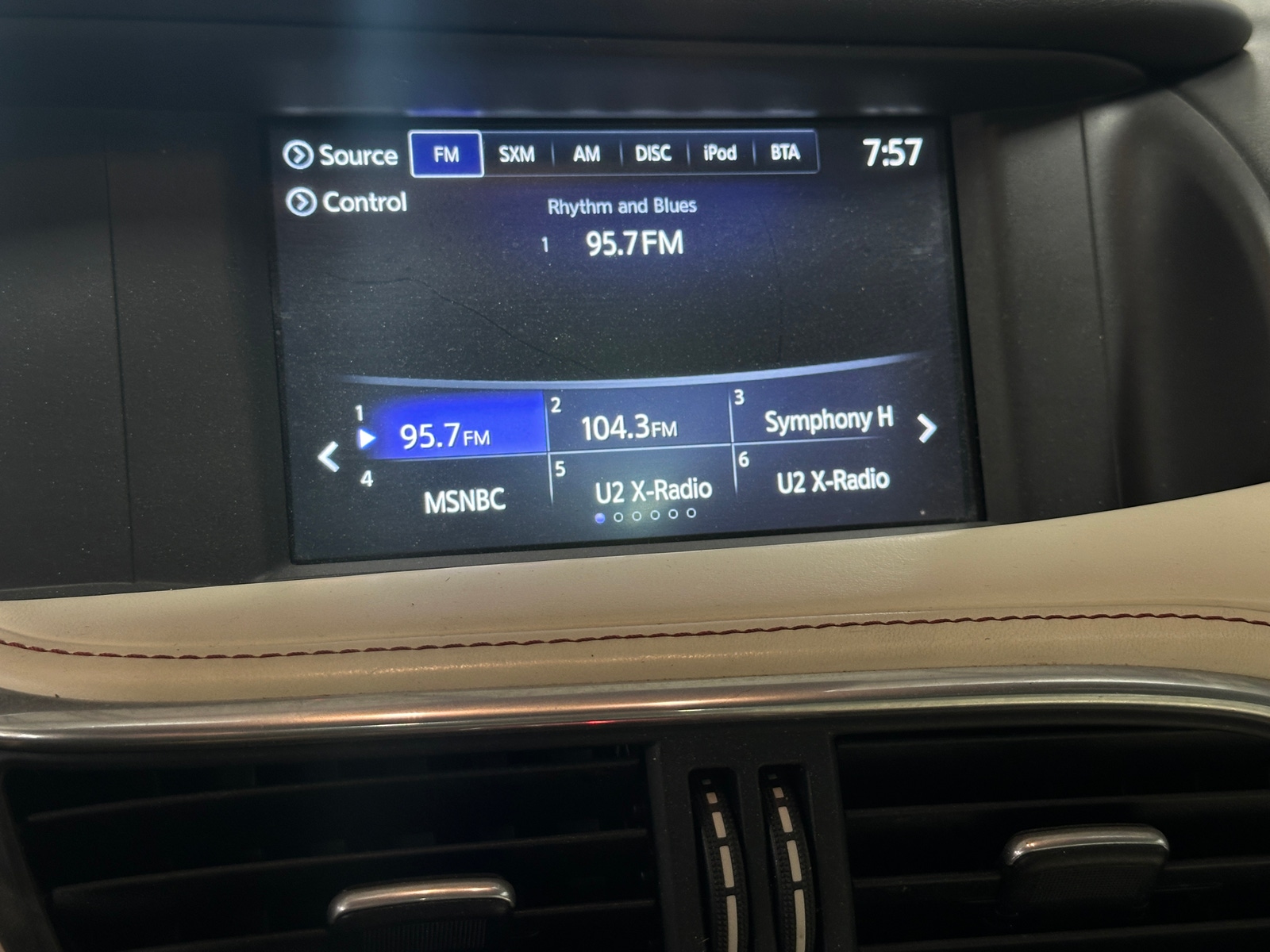 Thumbnail: 2018 INFINITI QX30 - 3