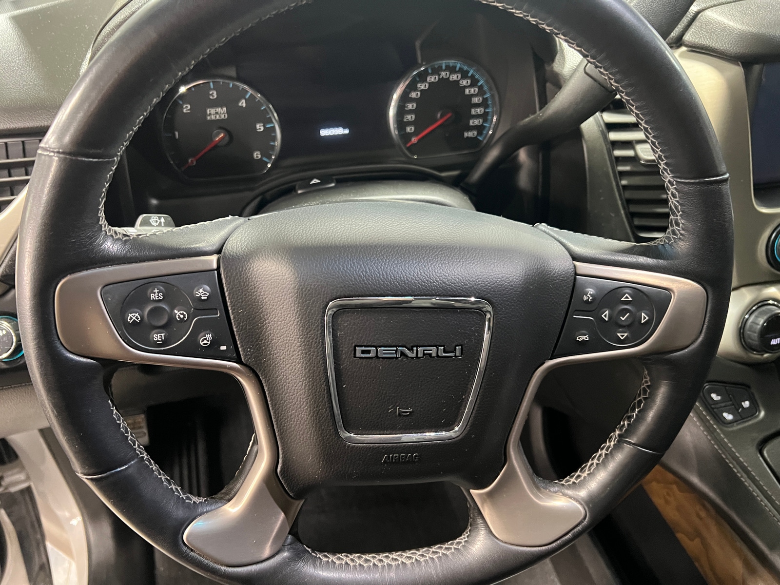 Thumbnail: 2019 GMC Yukon - 4