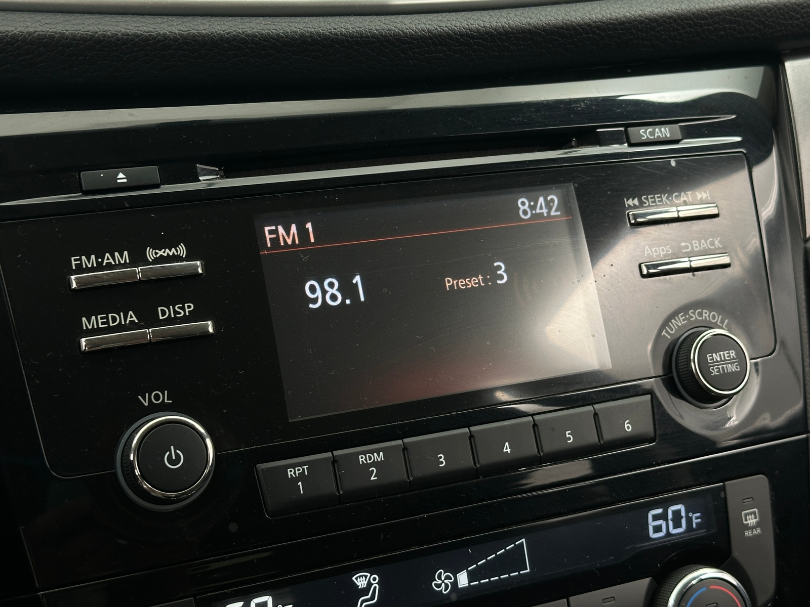 Thumbnail: 2016 Nissan Rogue - 4