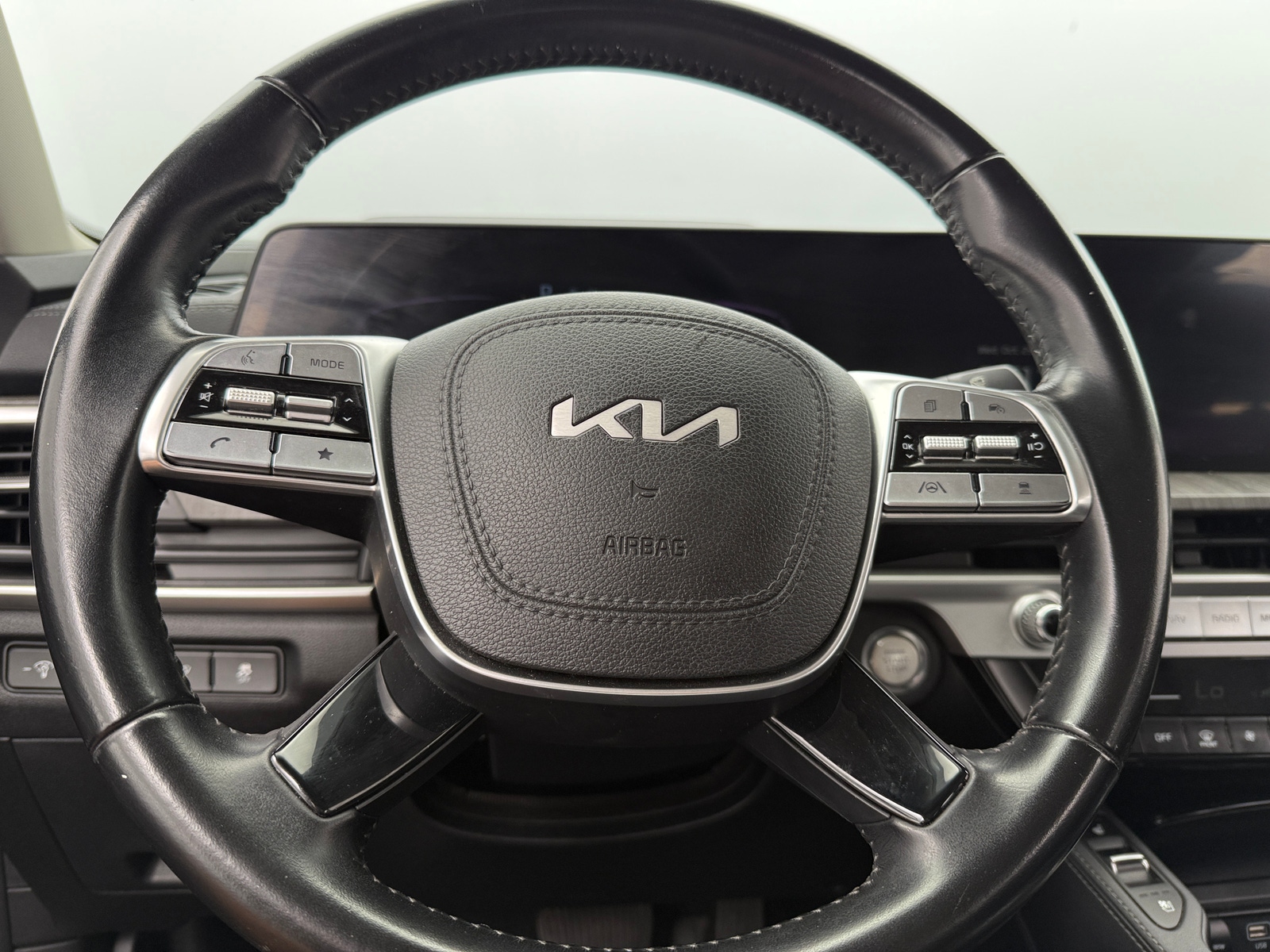 Thumbnail: 2023 Kia Telluride - 4