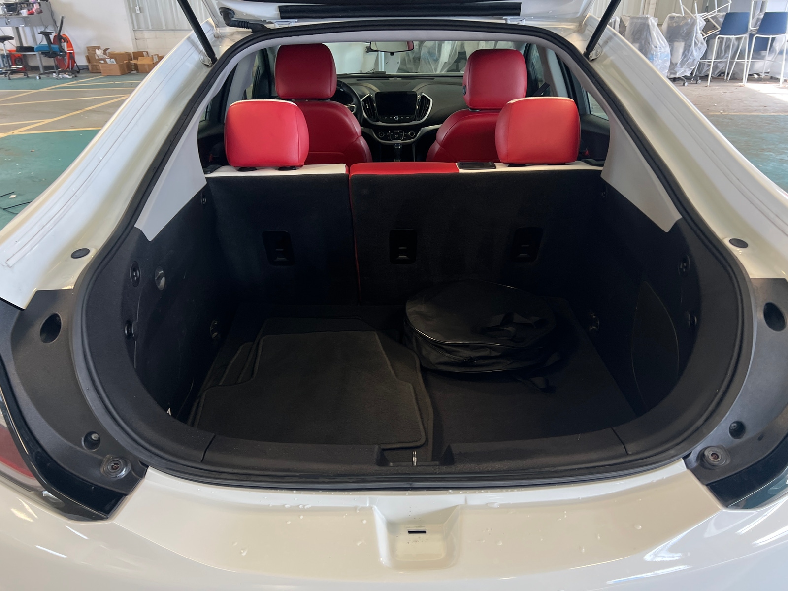 Thumbnail: 2017 Chevrolet Volt - 7