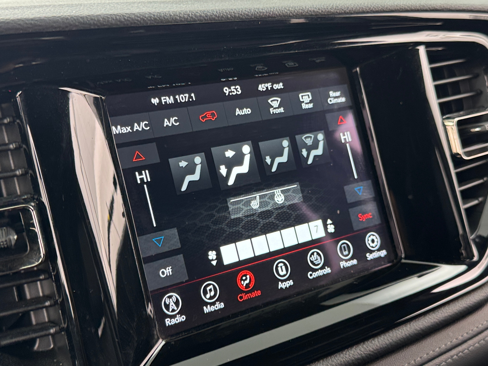 Thumbnail: 2022 Dodge Durango - 4