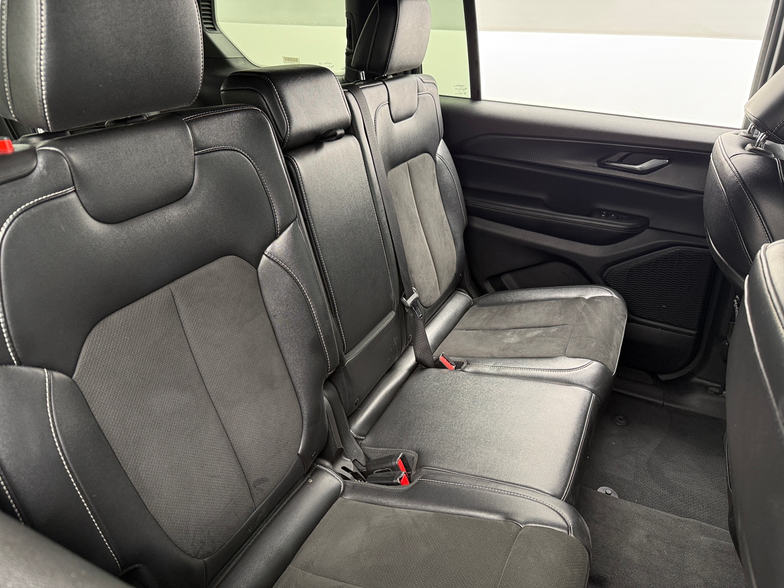 Thumbnail: 2024 Jeep Grand Cherokee L - 5