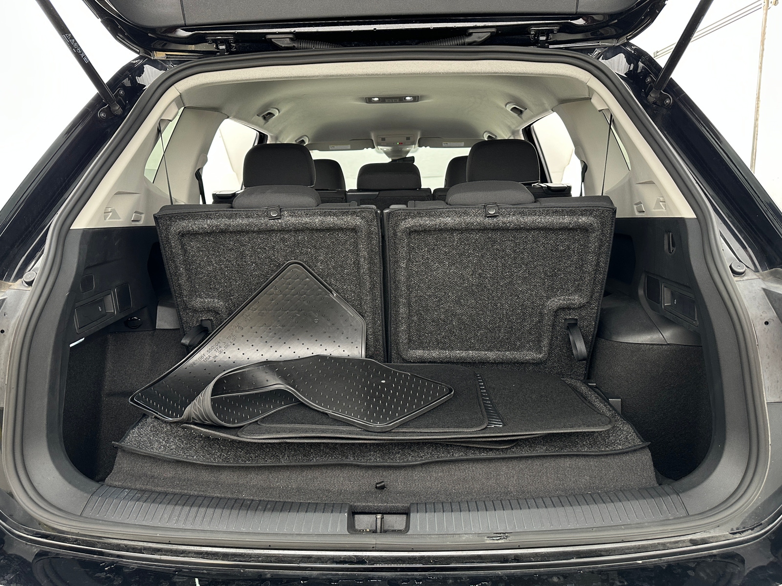 Thumbnail: 2024 Volkswagen Tiguan - 7