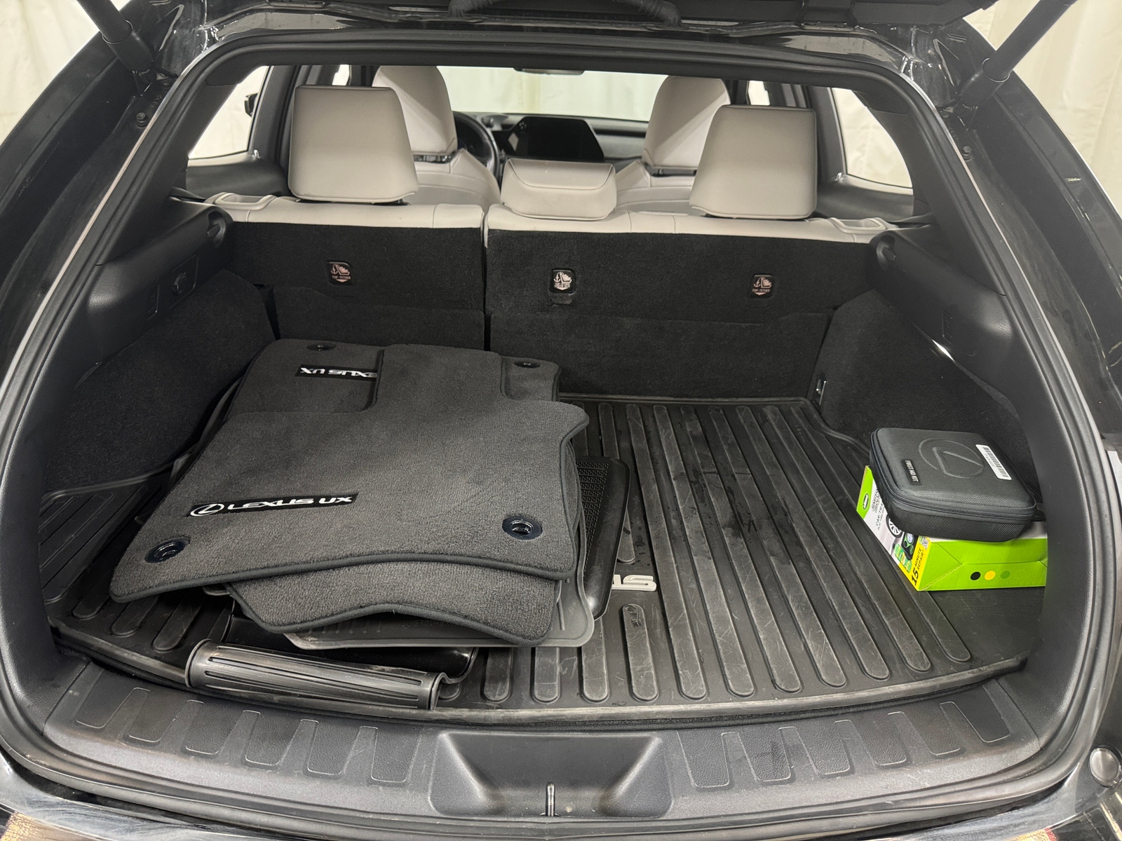 Thumbnail: 2024 Lexus UX - 6