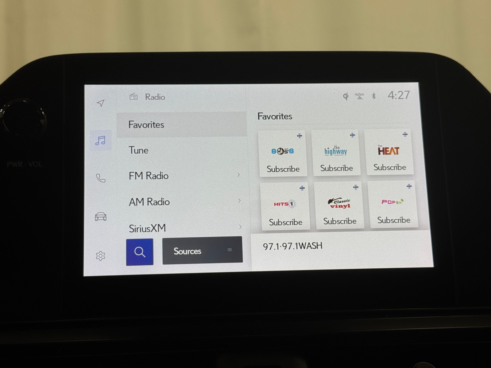 Thumbnail: 2024 Lexus UX - 3