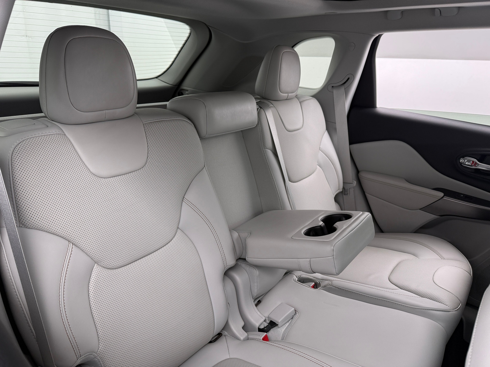 Thumbnail: 2019 Jeep Cherokee - 5