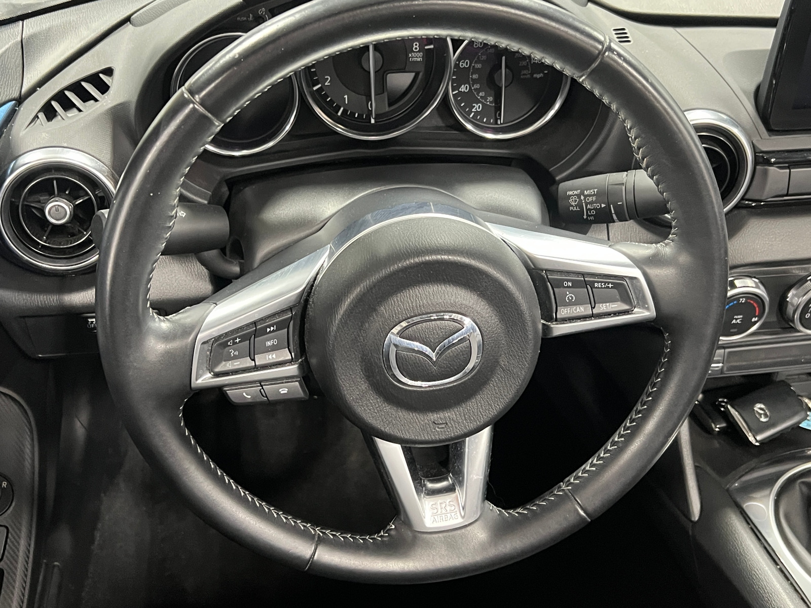 Thumbnail: 2020 Mazda MX-5 Miata - 4