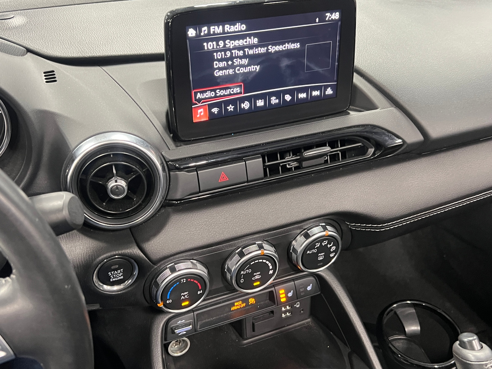 Thumbnail: 2020 Mazda MX-5 Miata - 3