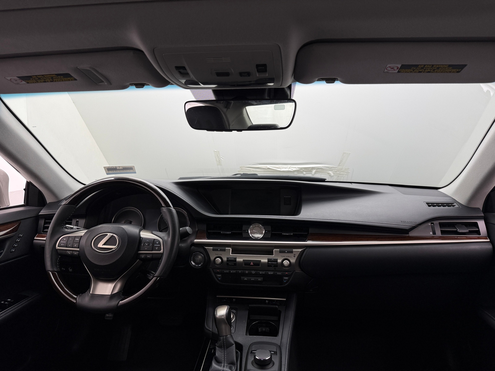 Thumbnail: 2017 Lexus ES - 2